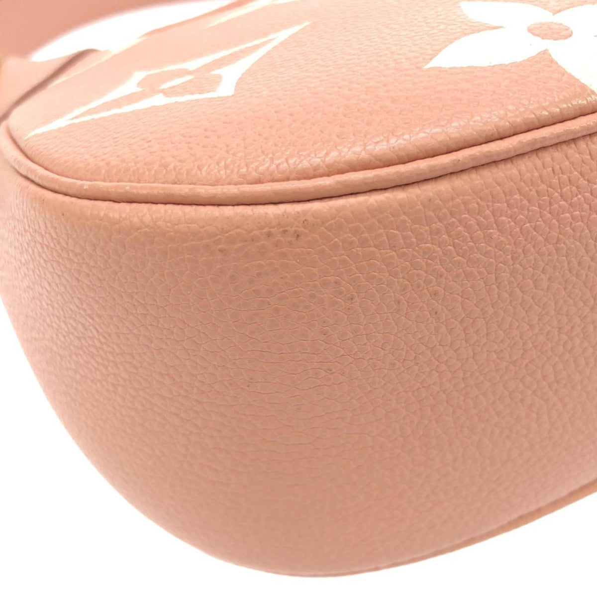 Louis Vuitton Pink Leather Shoulder Bag (Pre-Owned)