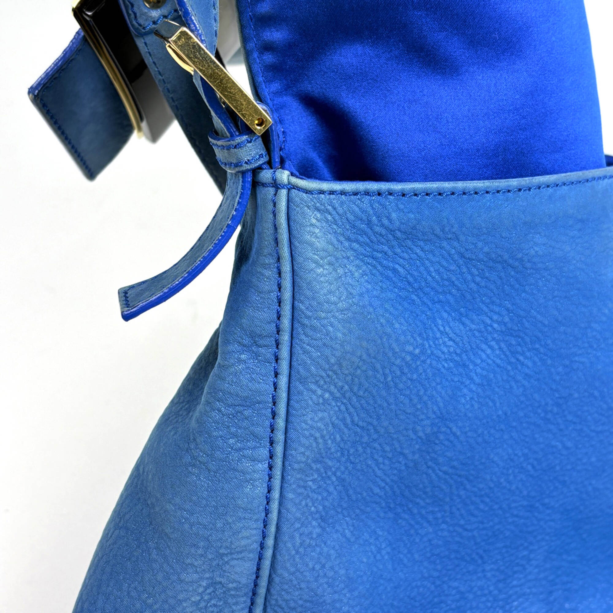 Fendi Blue Leather Shoulder Bag (Pre-Owned)