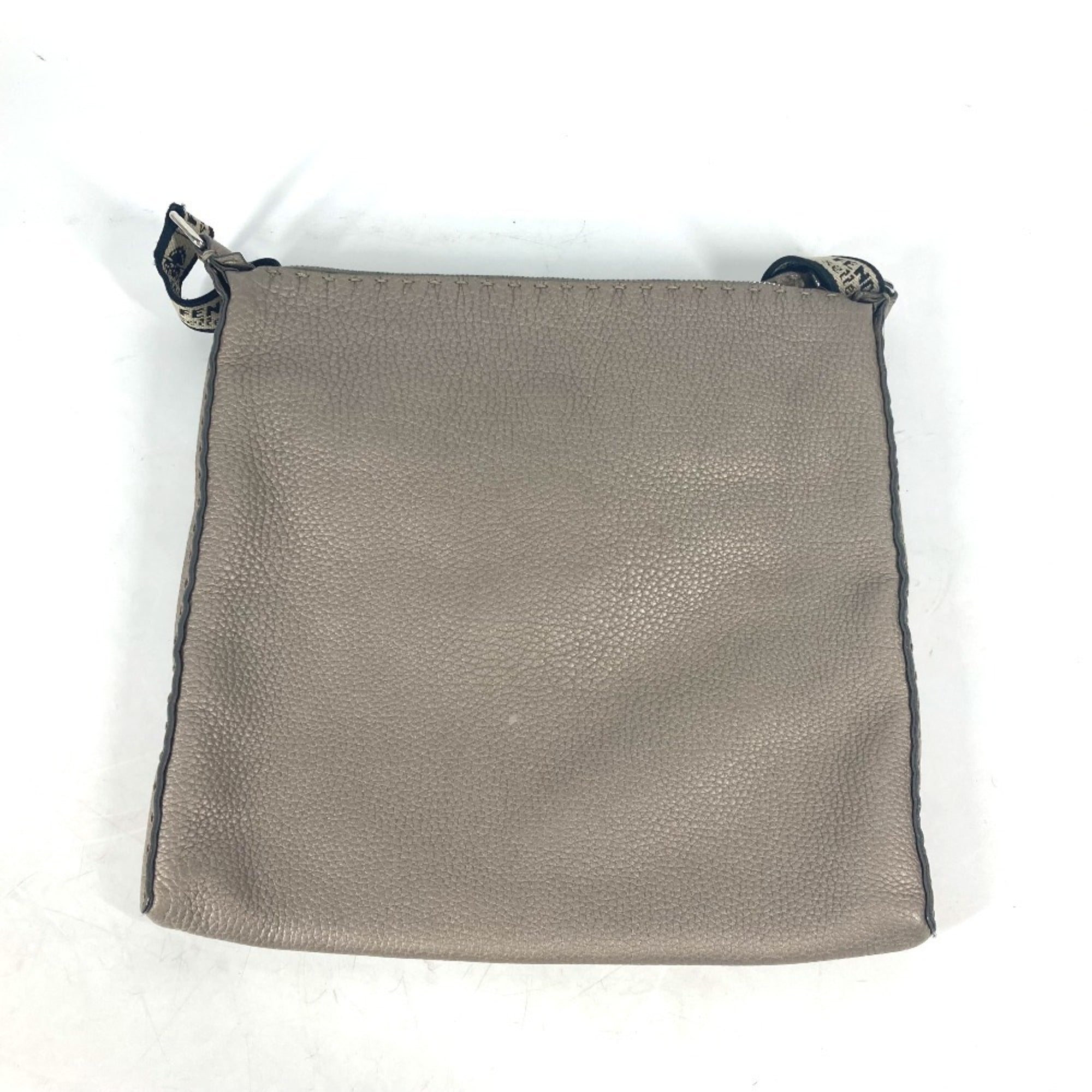 Fendi Selleria Beige Leather Shoulder Bag (Pre-Owned)