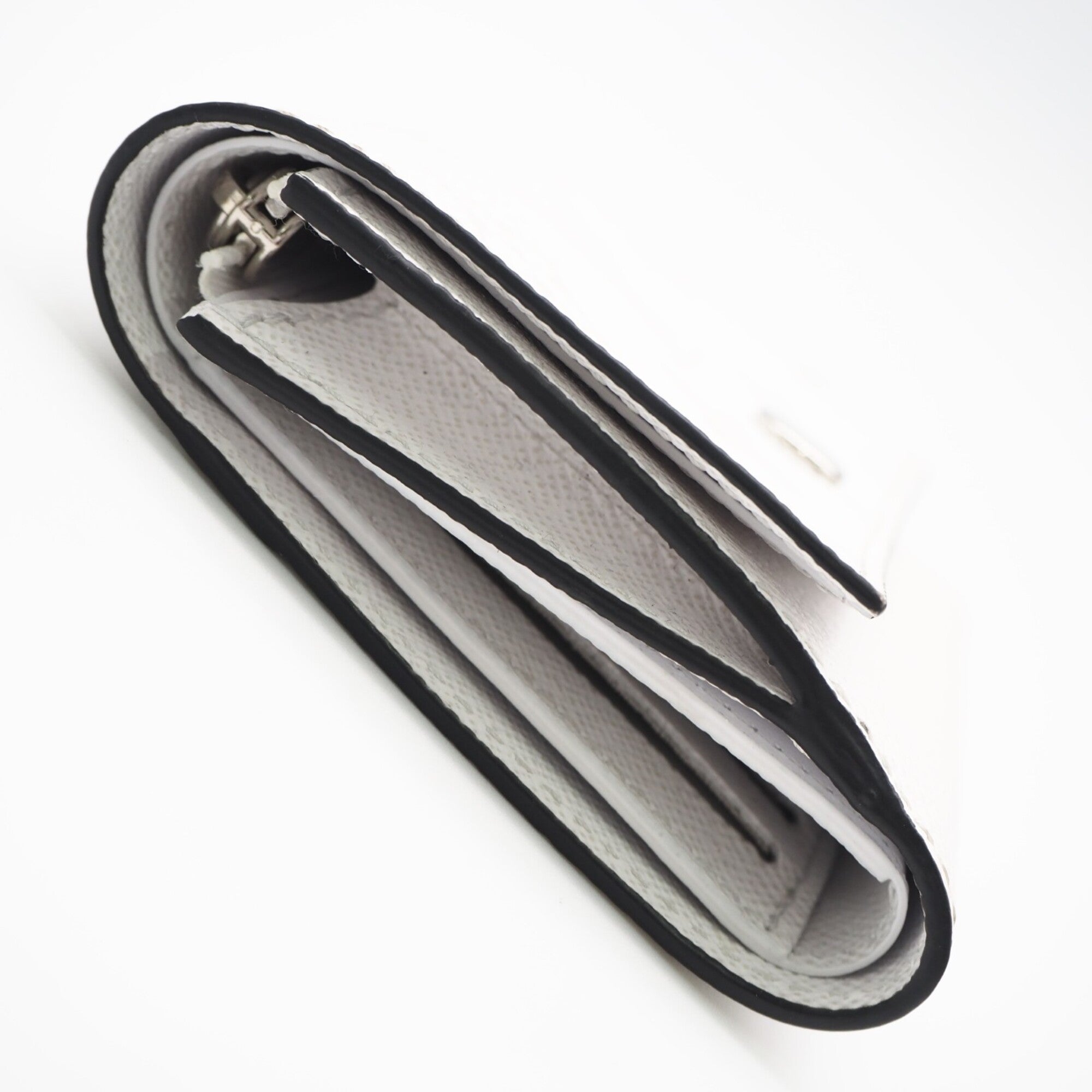 Louis Vuitton Taigarama Gray White Coated Canvas Leather Wallet (Tri-Fold) (Pre-Owned)