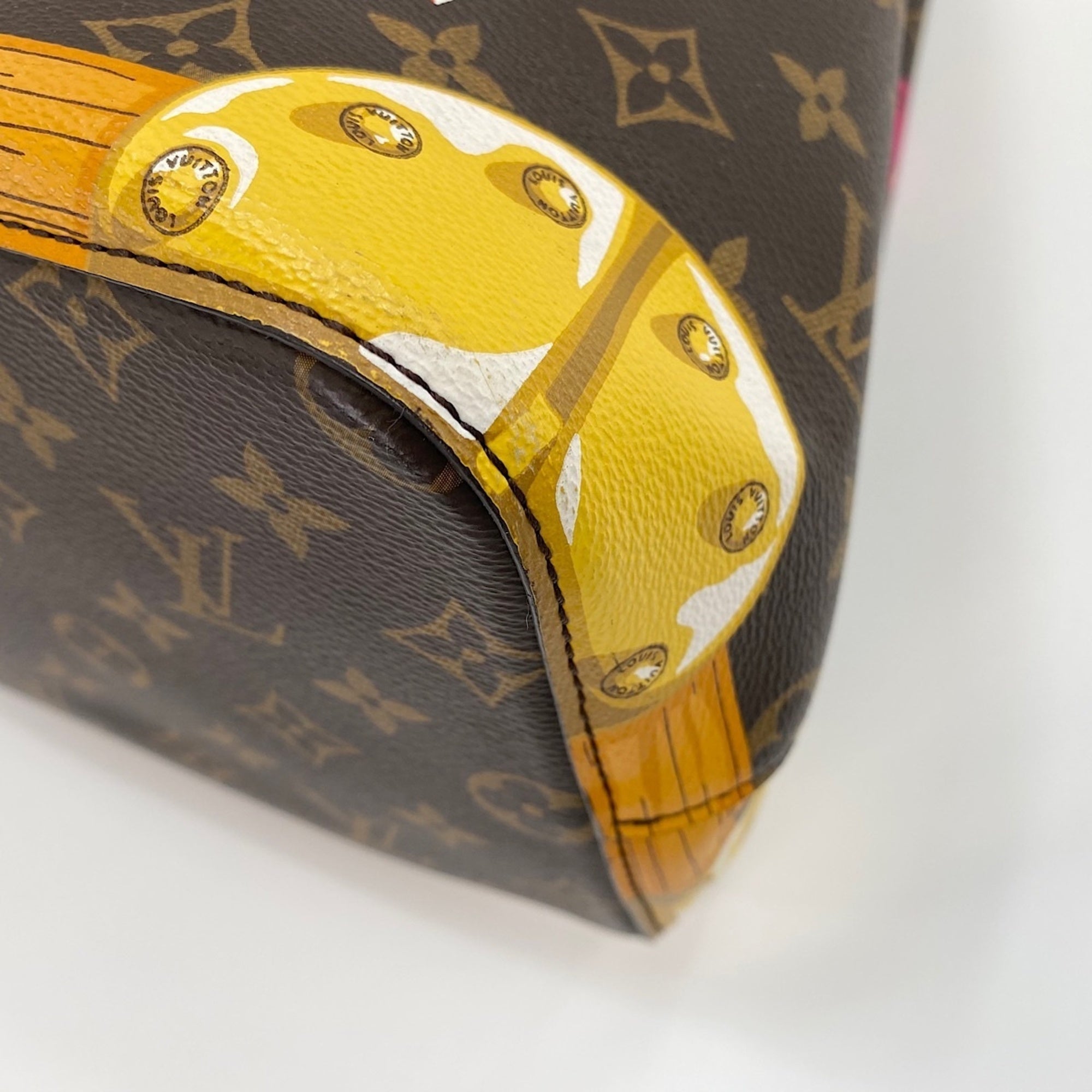 Louis Vuitton Brown Shoulder Bag (Pre-Owned)