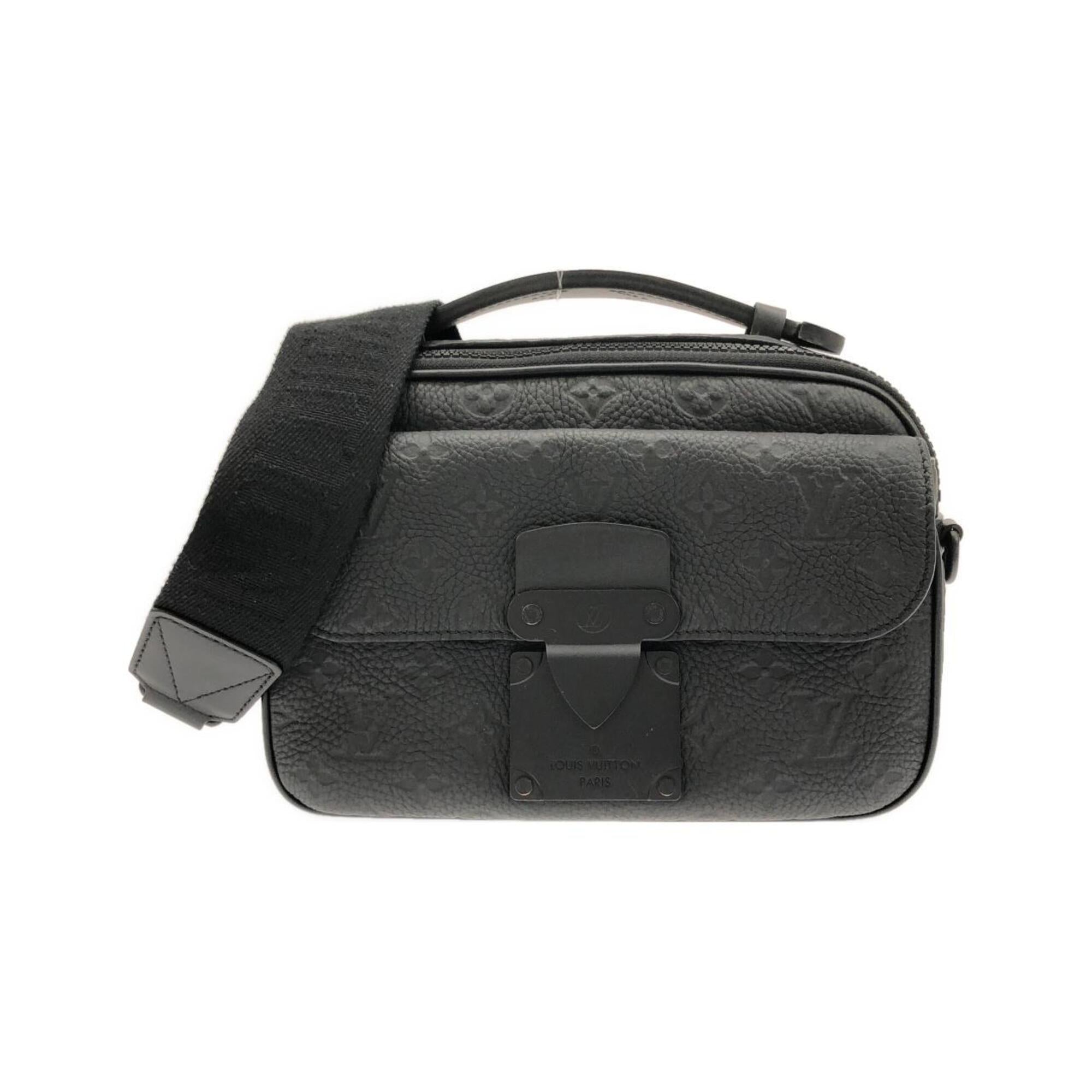 Louis Vuitton Black Leather Shoulder Bag (Pre-Owned)