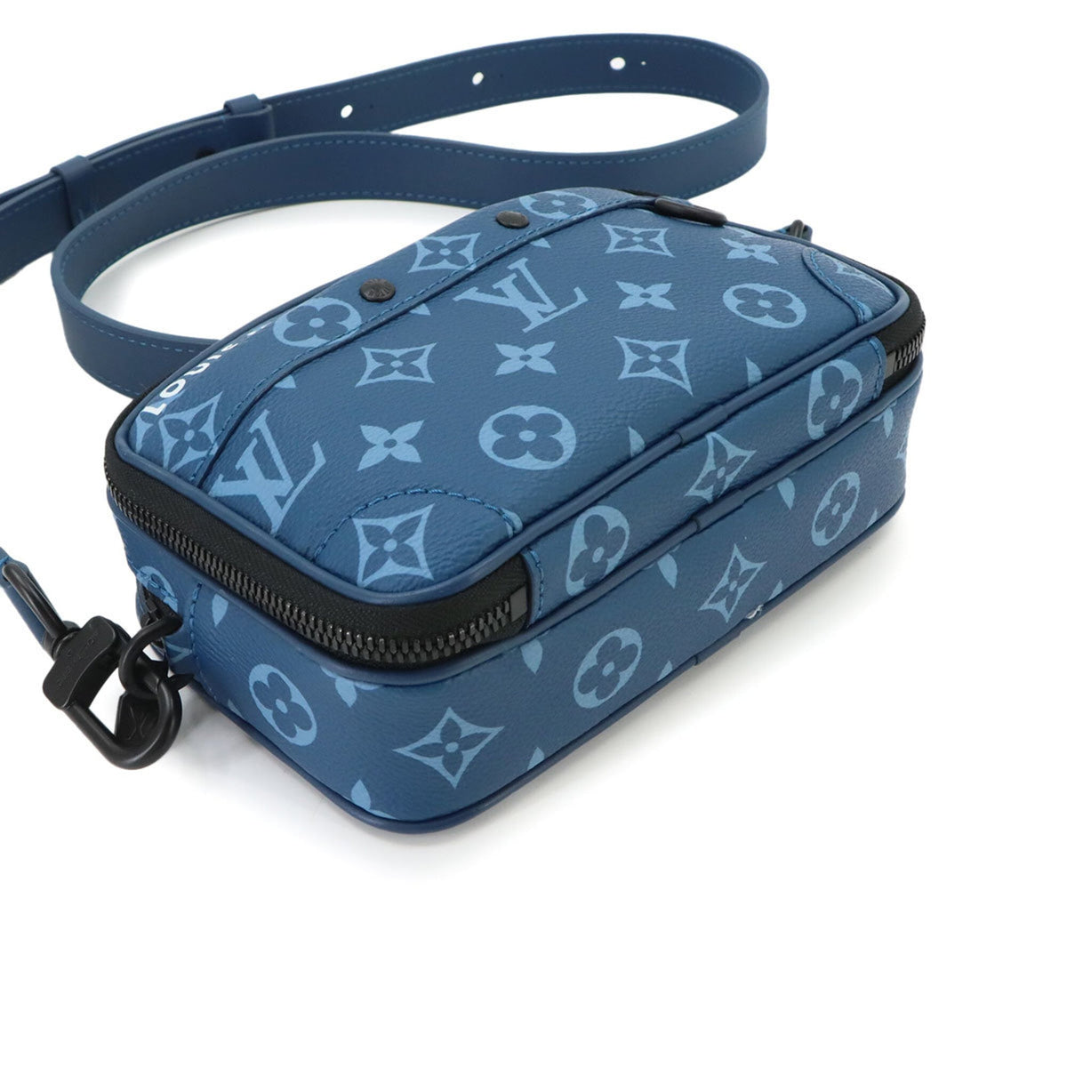 Louis Vuitton Blue Monogram Canvas Shoulder Bag (Pre-Owned)
