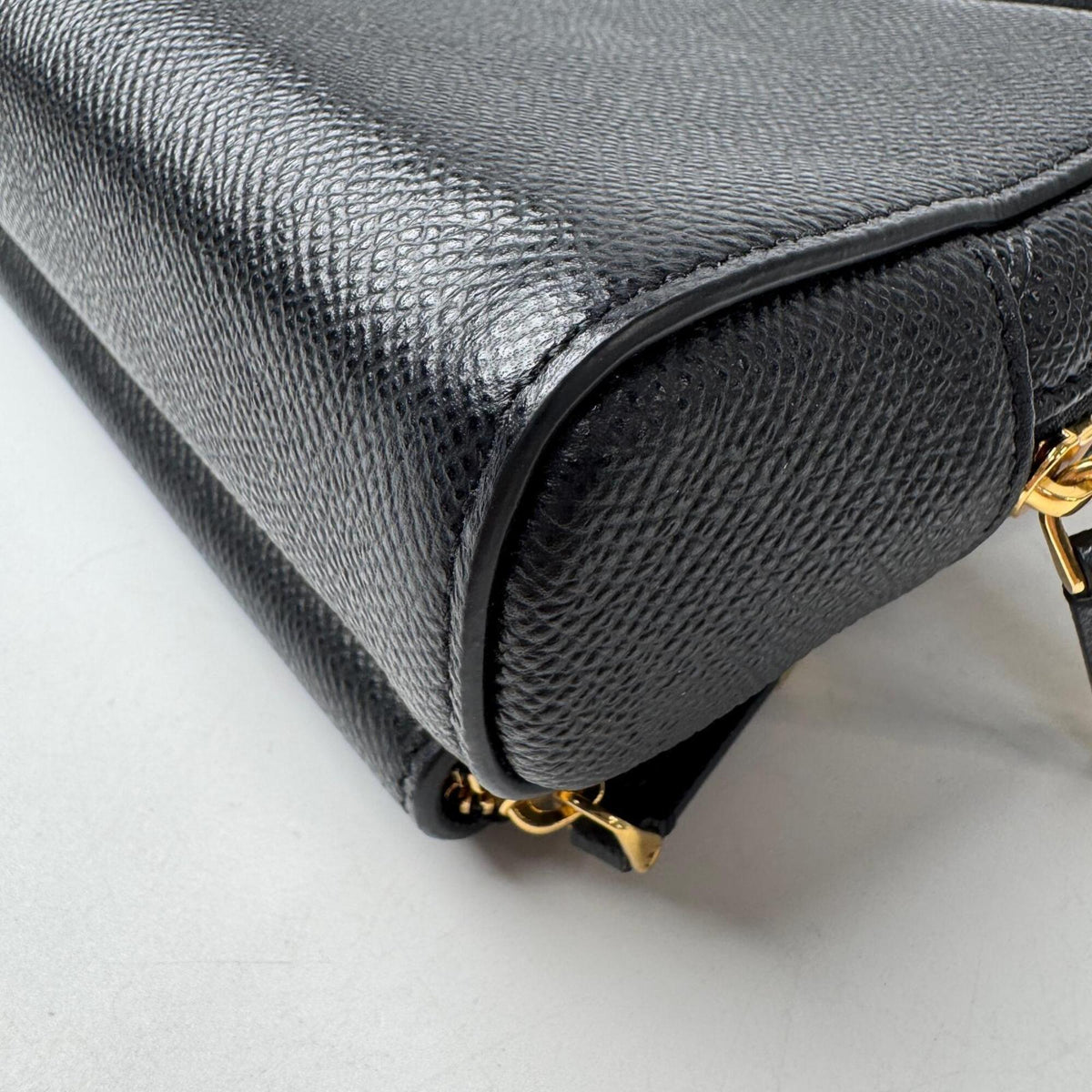 Christian Dior Black Leather Pouch Shoulder Bag (Pre-Owned)