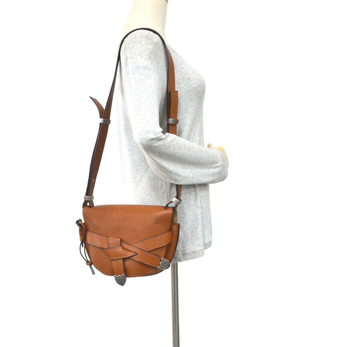 Loewe Brown Leather Shoulder Bag (Pre-Owned)