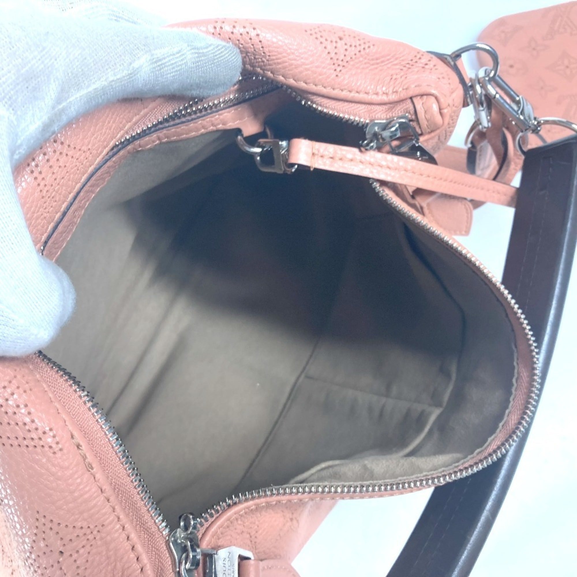 Louis Vuitton Pink Rose Mahina Leather Handbag Shoulder Bag Tote Bag (Pre-Owned)