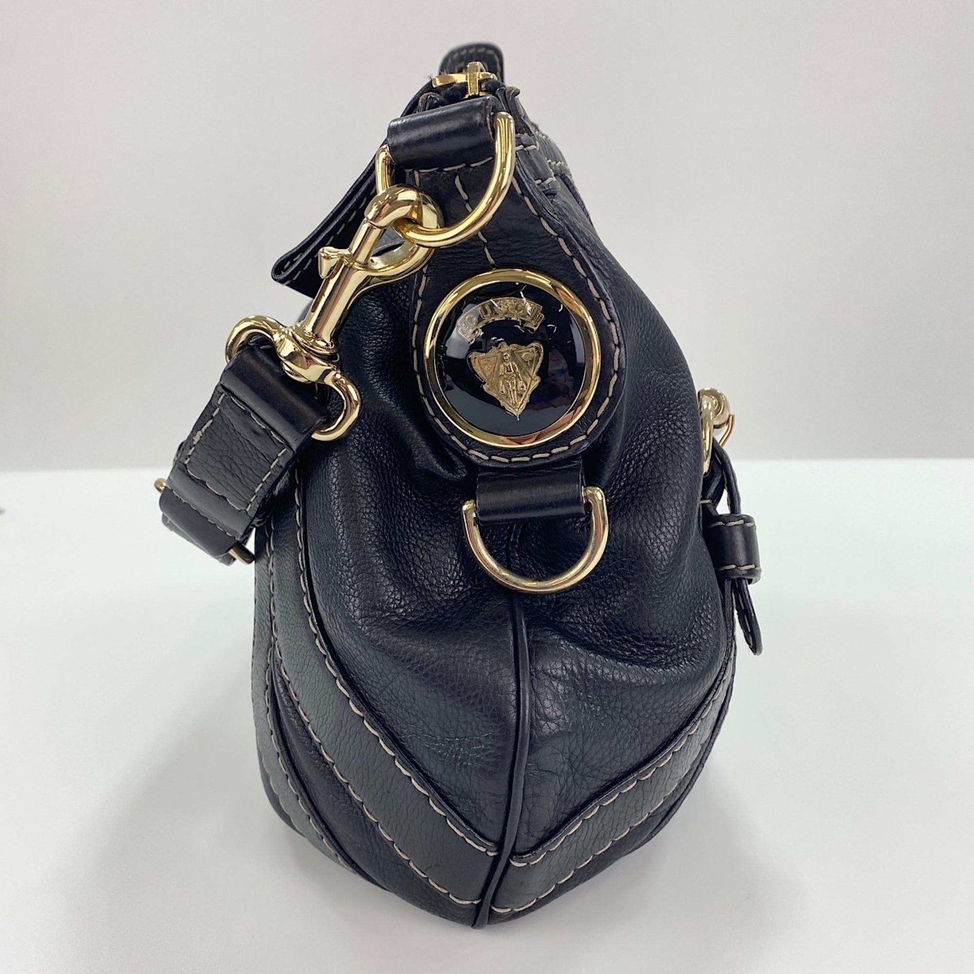 Gucci Black Shoulder Bag (Pre-Owned)