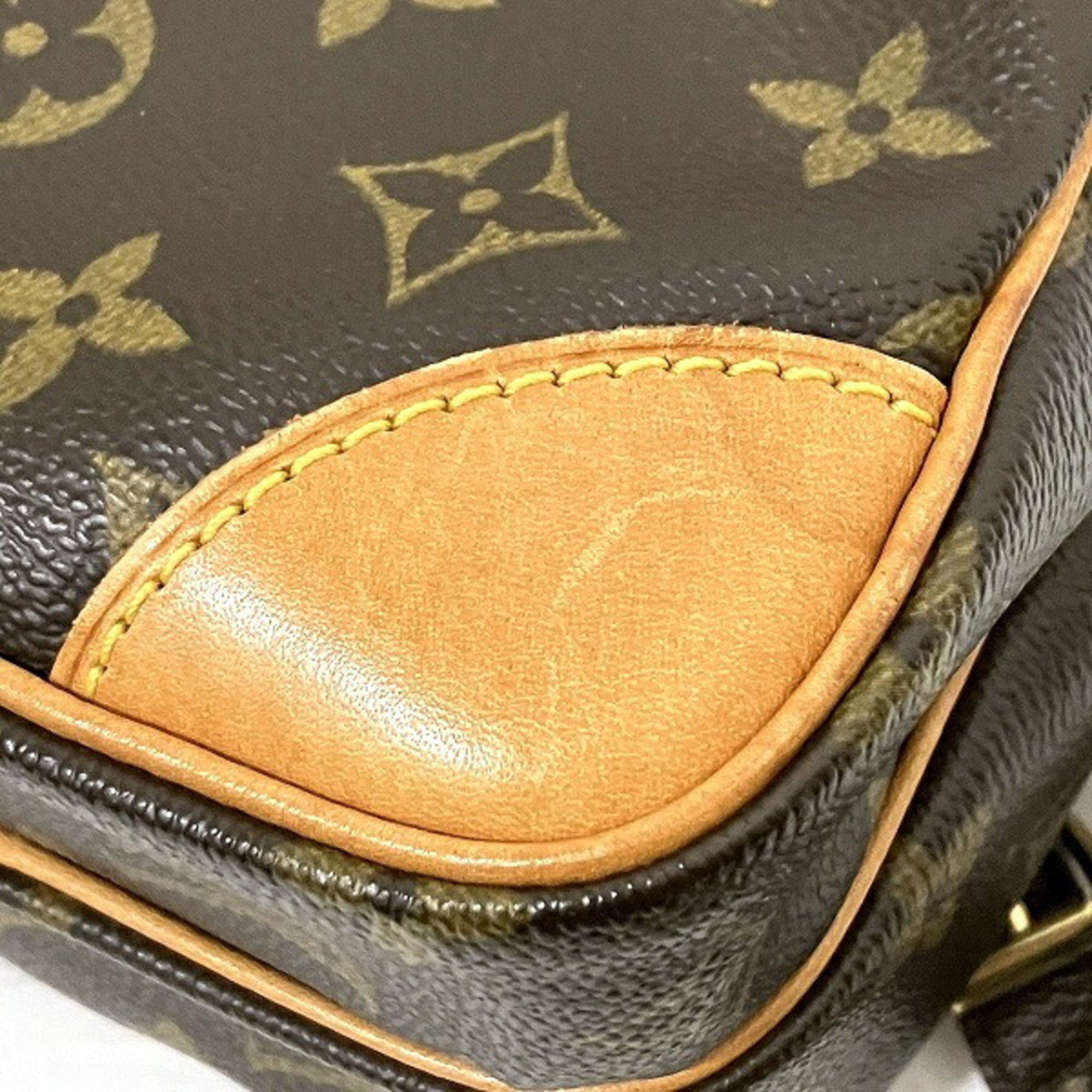 Louis Vuitton Brown Monogram Handbag Shoulder Bag (Pre-Owned)