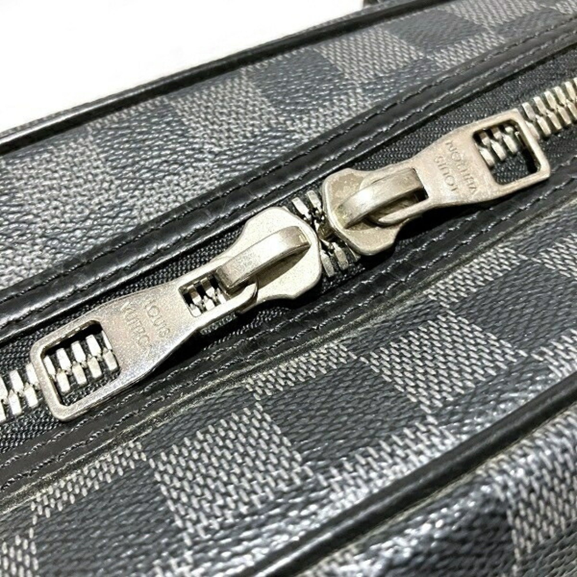 Louis Vuitton Black Briefcase Handbag (Pre-Owned)