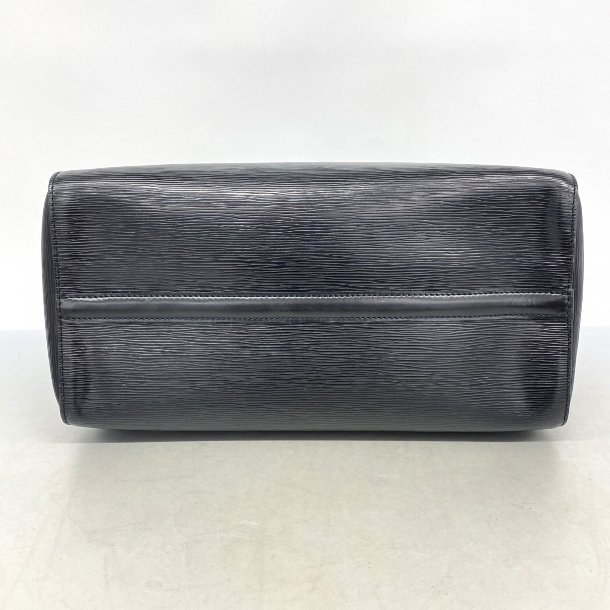 Louis Vuitton Noir Handbag (Pre-Owned)