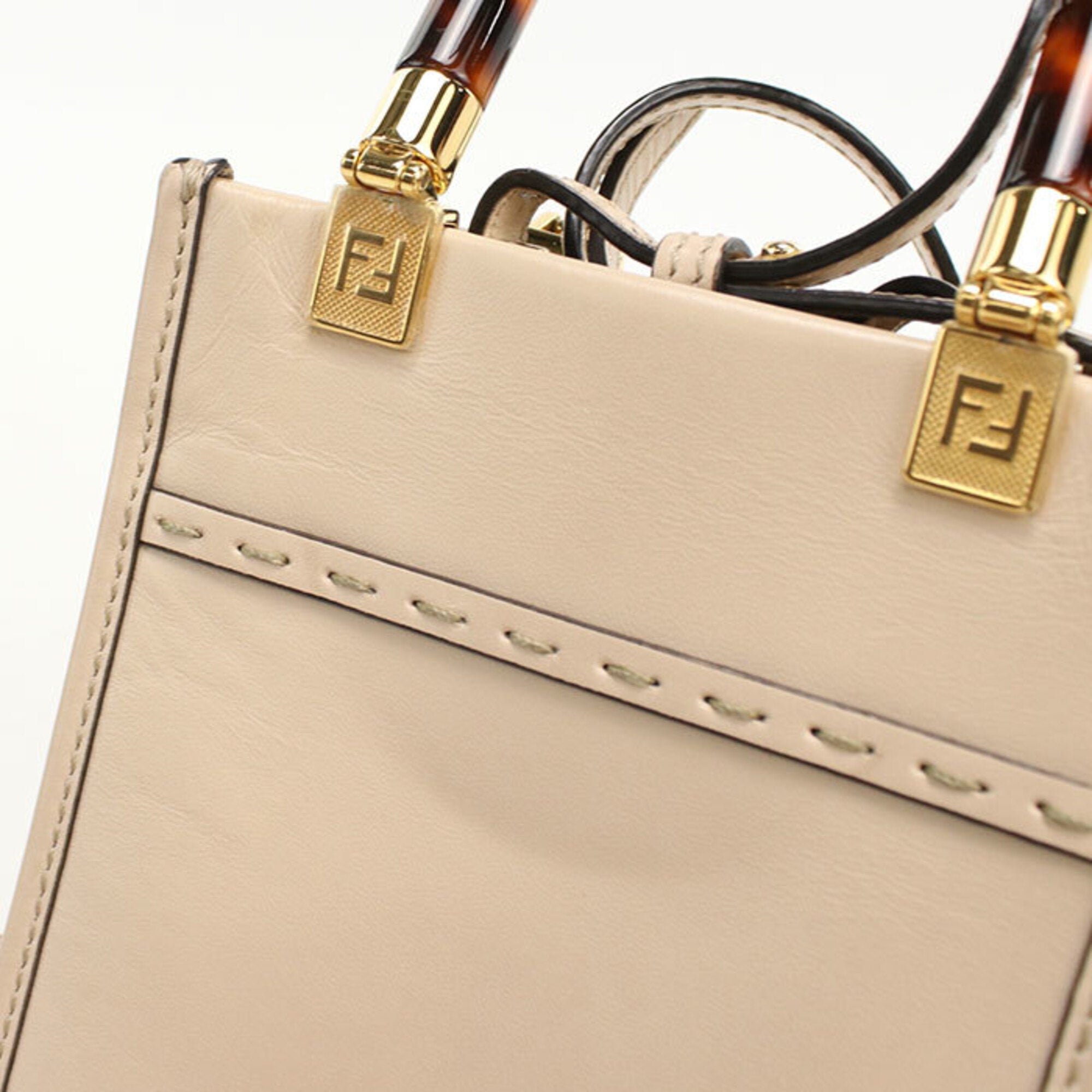 Fendi Beige Leather Handbag (Pre-Owned)