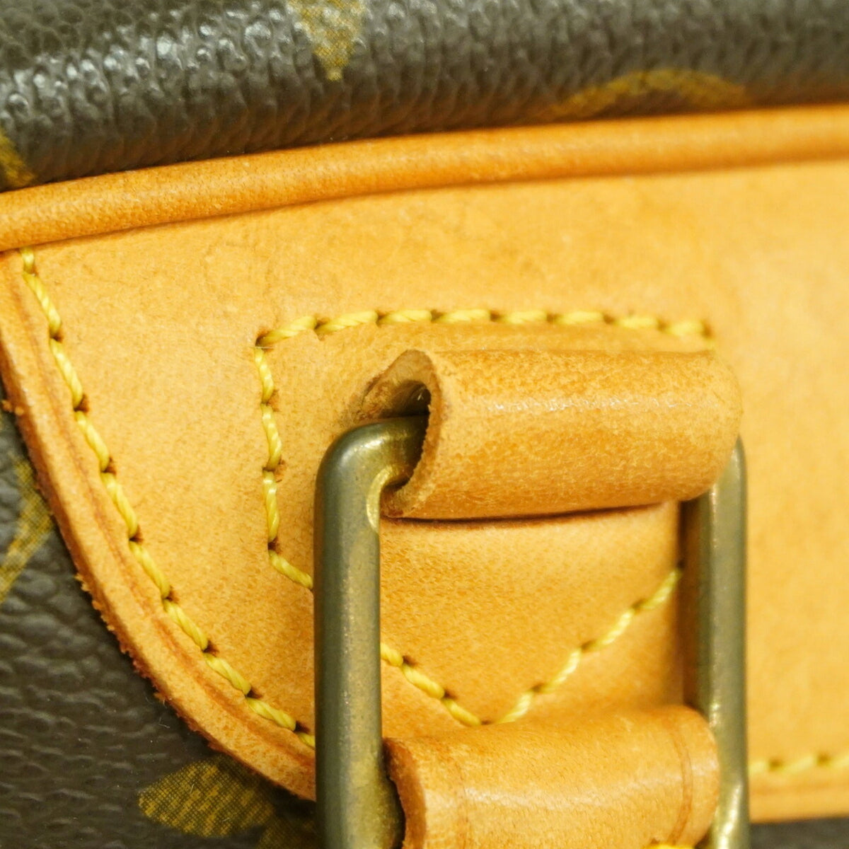 Louis Vuitton Brown Handbag (Pre-Owned)