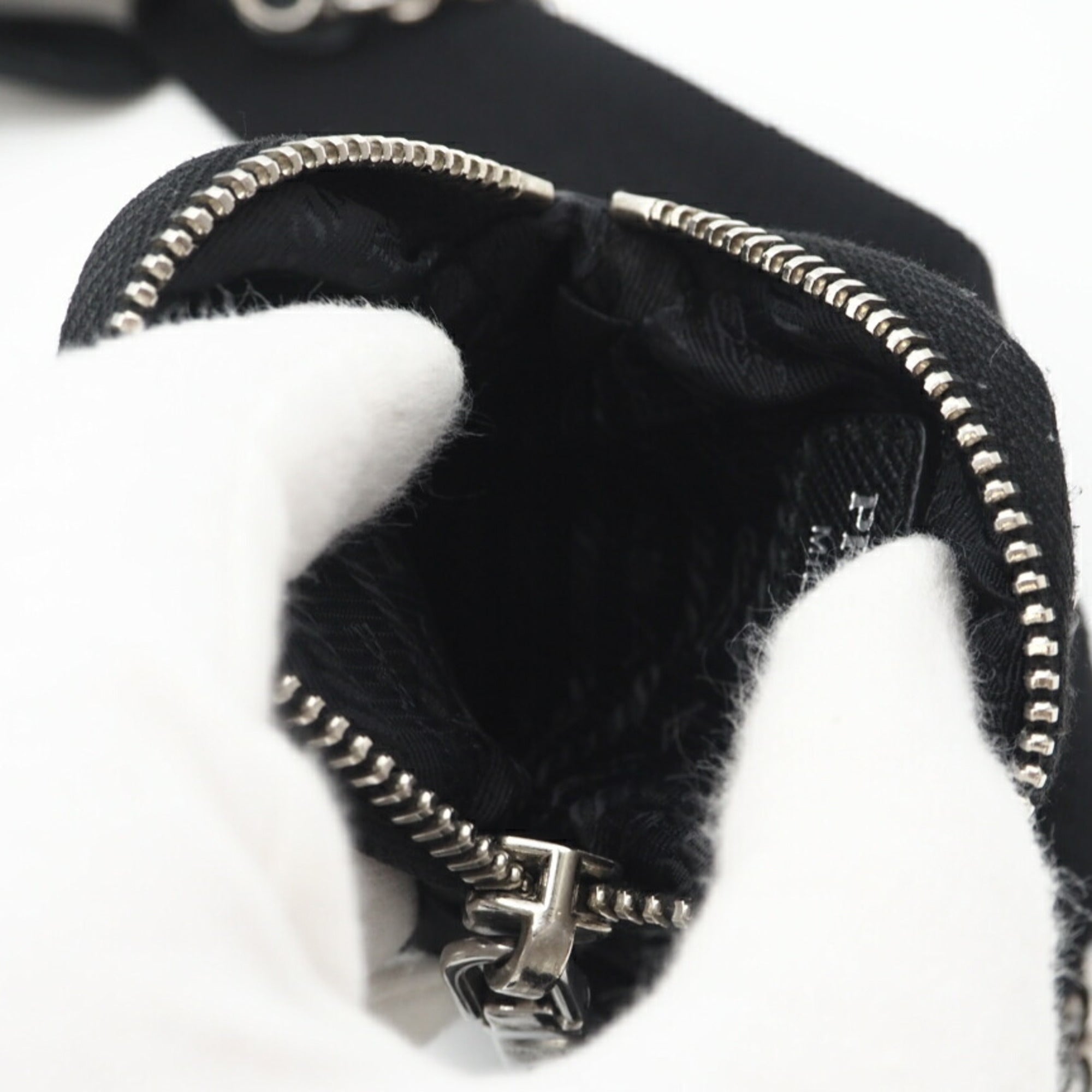 Prada Black Leather Shoulder Bag (Pre-Owned)