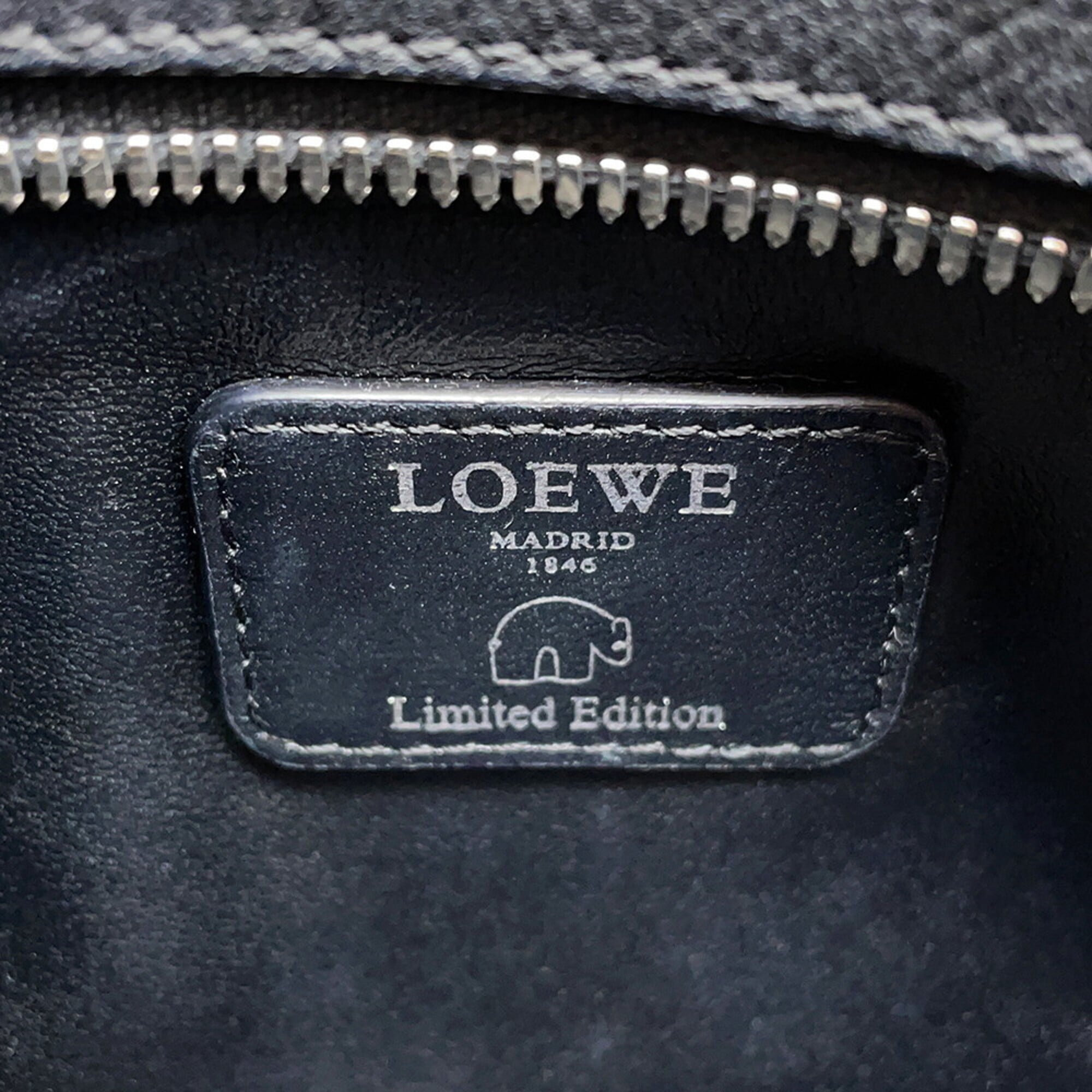 Loewe Amazona Black White Leather Handbag (Pre-Owned)