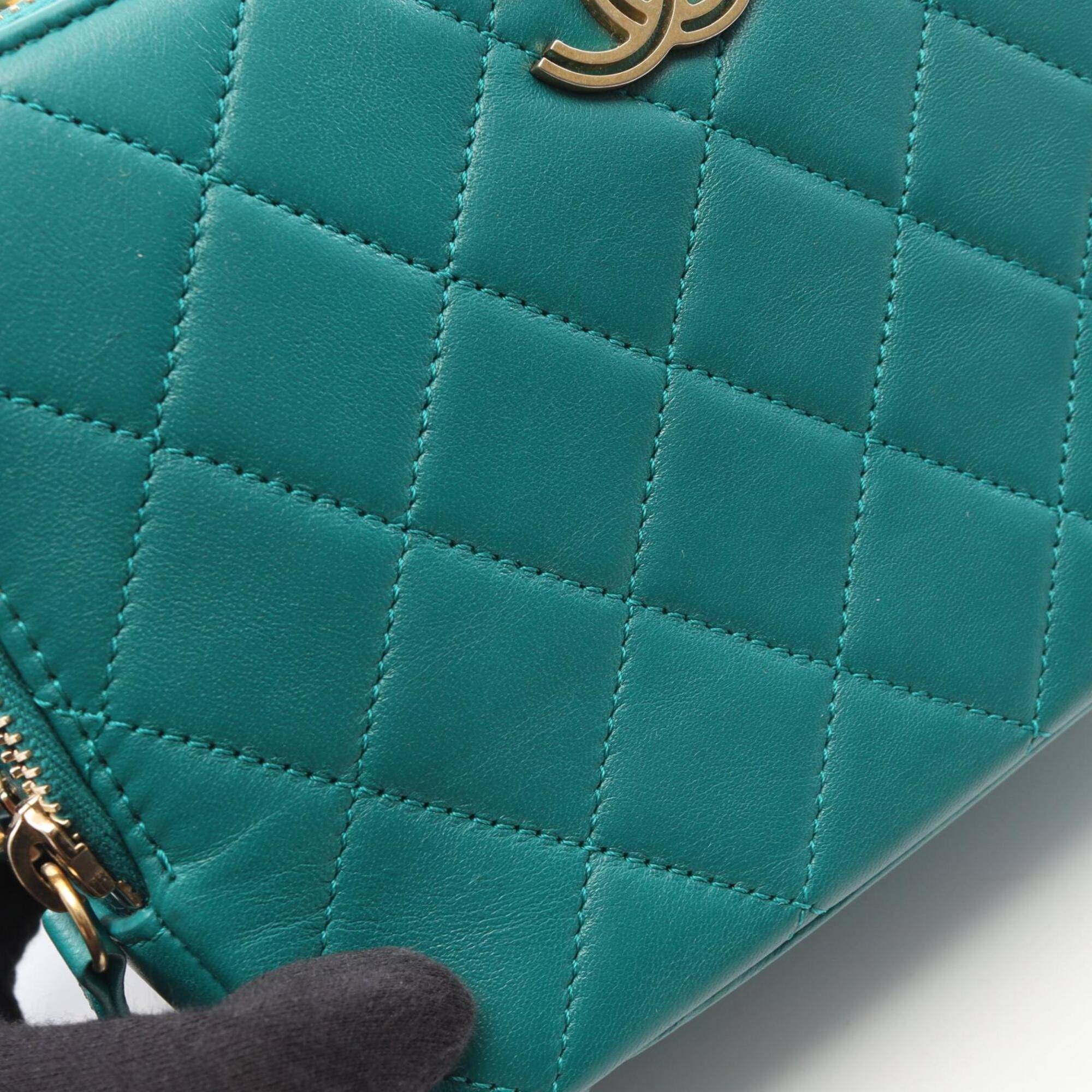 Chanel Green Leather Handbag Shoulder Bag (Pre-Owned)