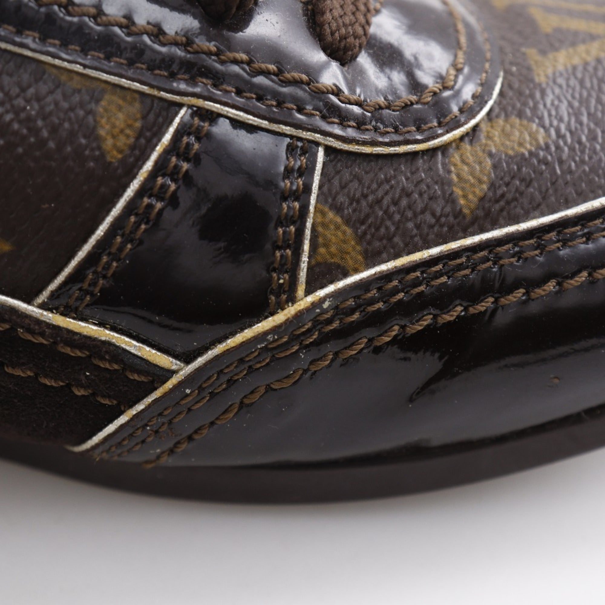 Louis Vuitton Brown Sneakers (Pre-Owned)