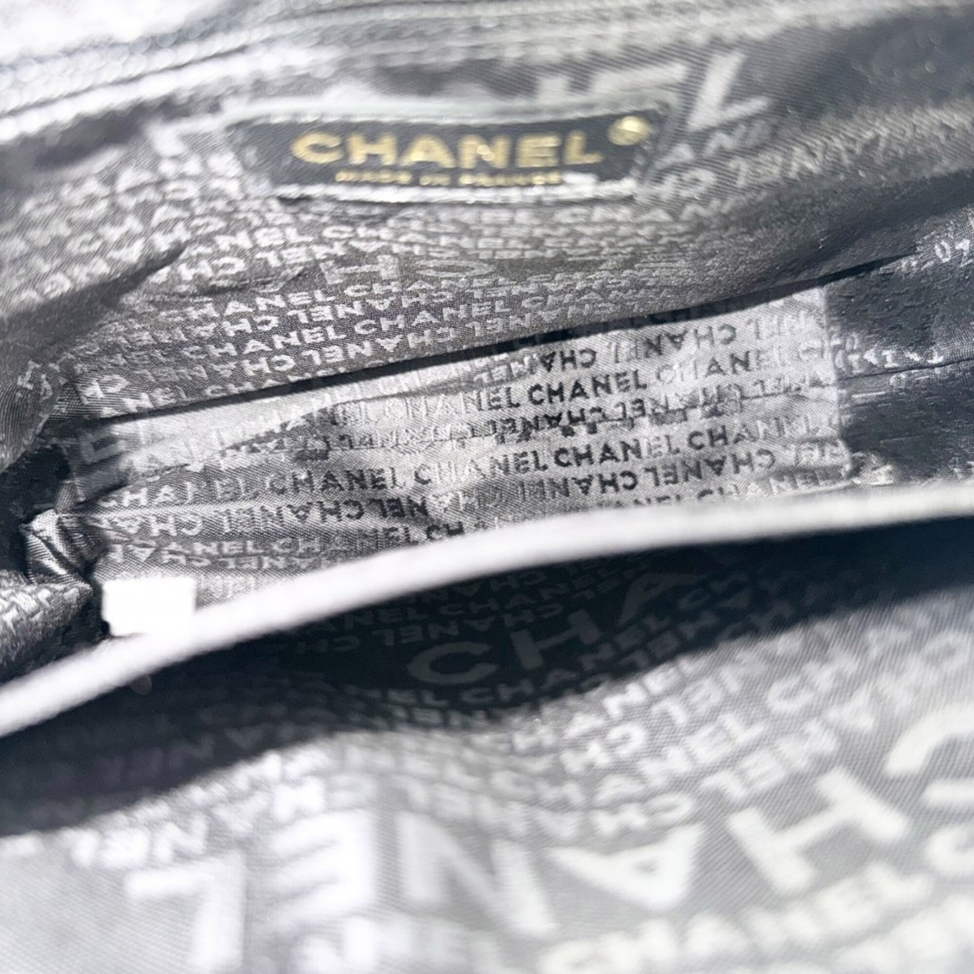 Chanel Black Leather Handbag Shoulder Bag (Pre-Owned)