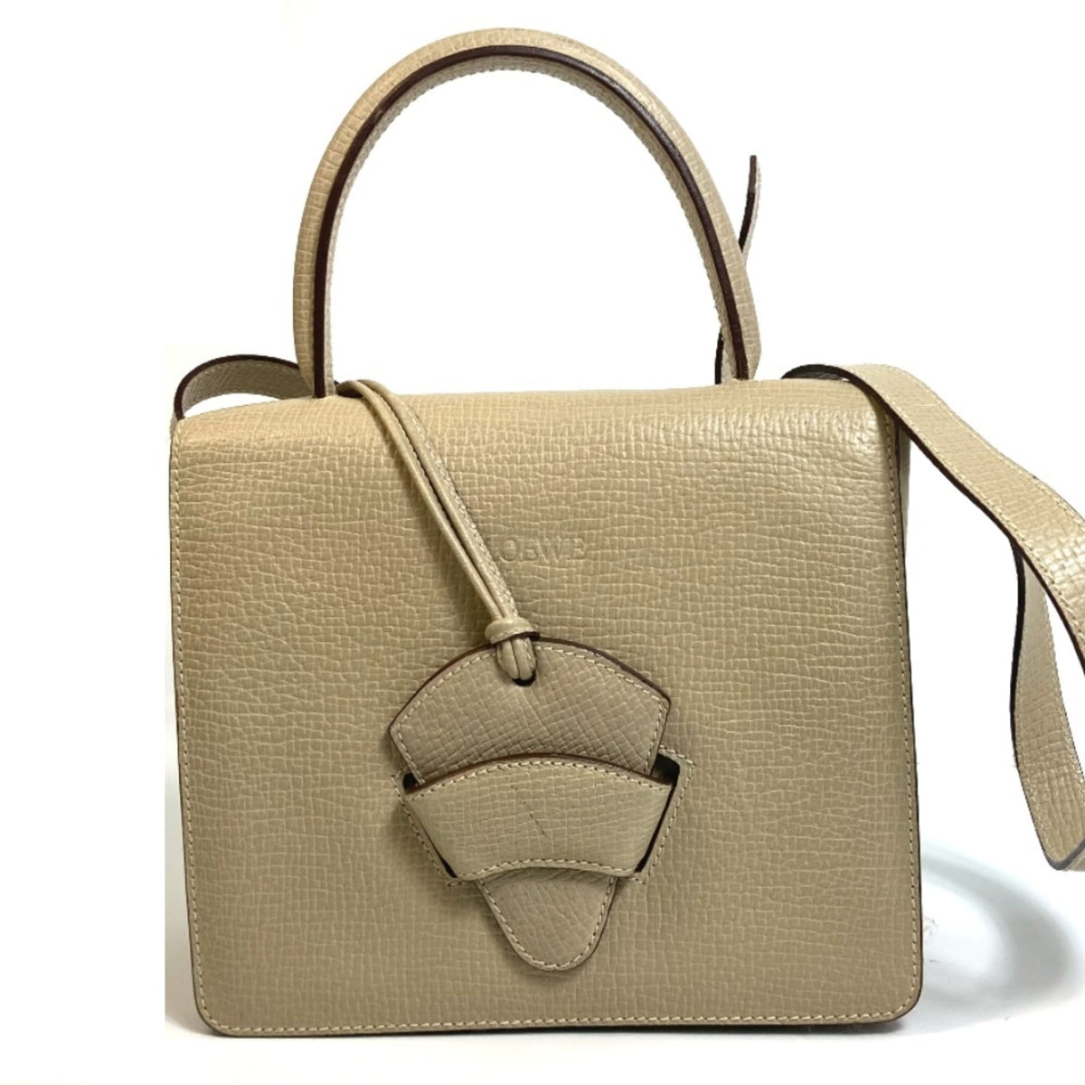 Loewe Beige Leather Handbag (Pre-Owned)