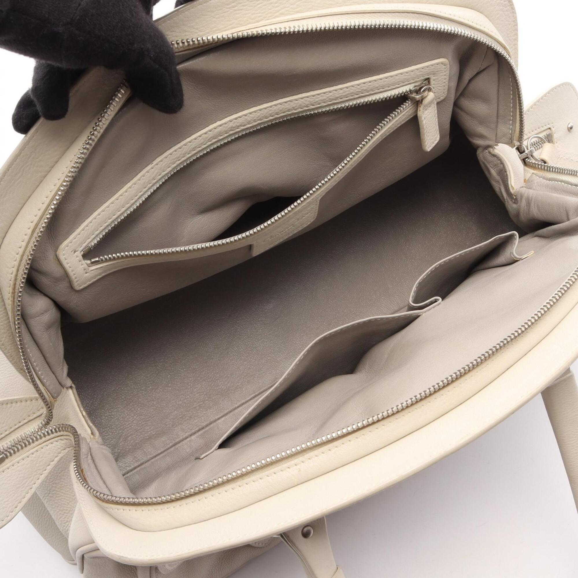 Christian Dior White Leather Handbag (Pre-Owned)