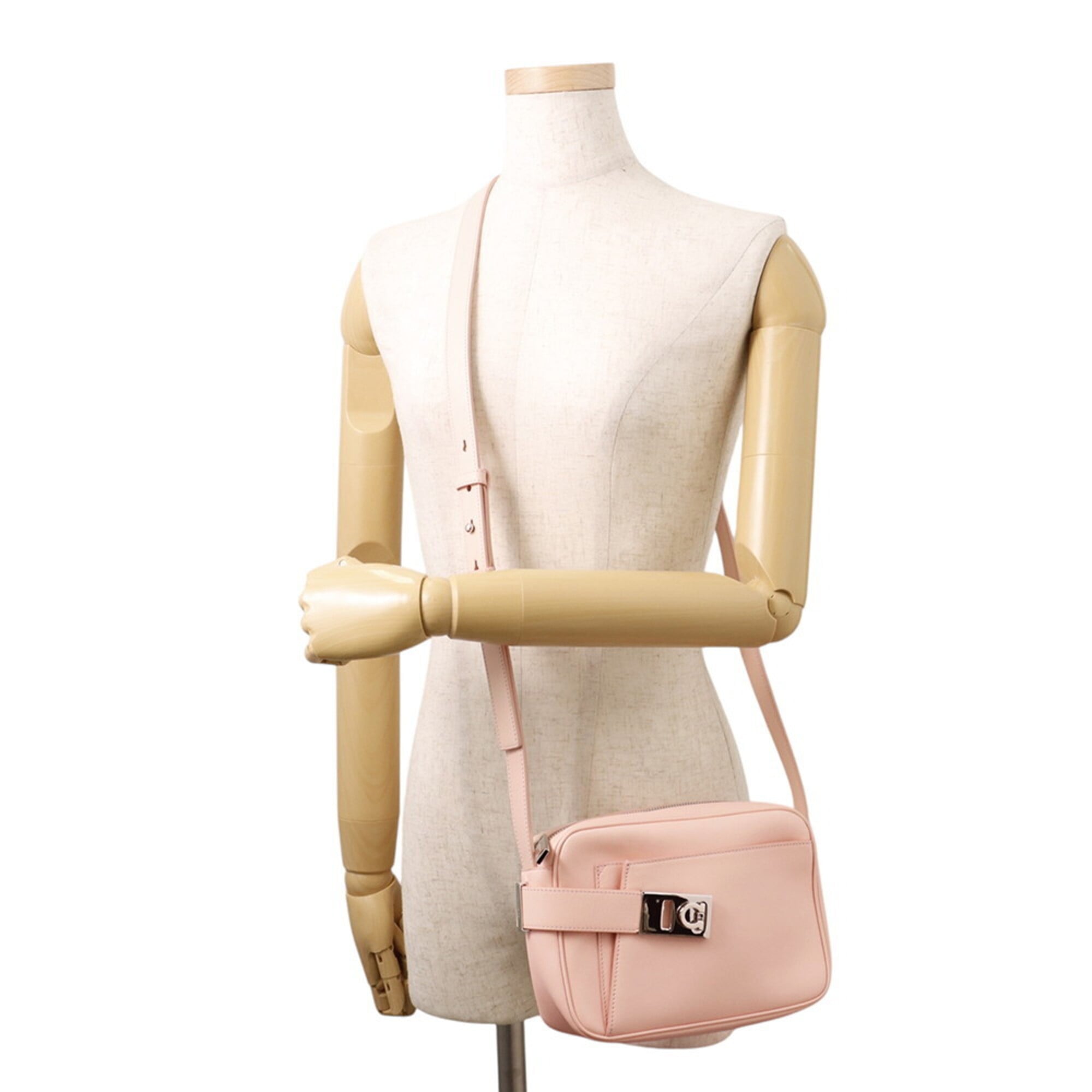 Salvatore Ferragamo Light Pink Leather Handbag Shoulder Bag (Pre-Owned)