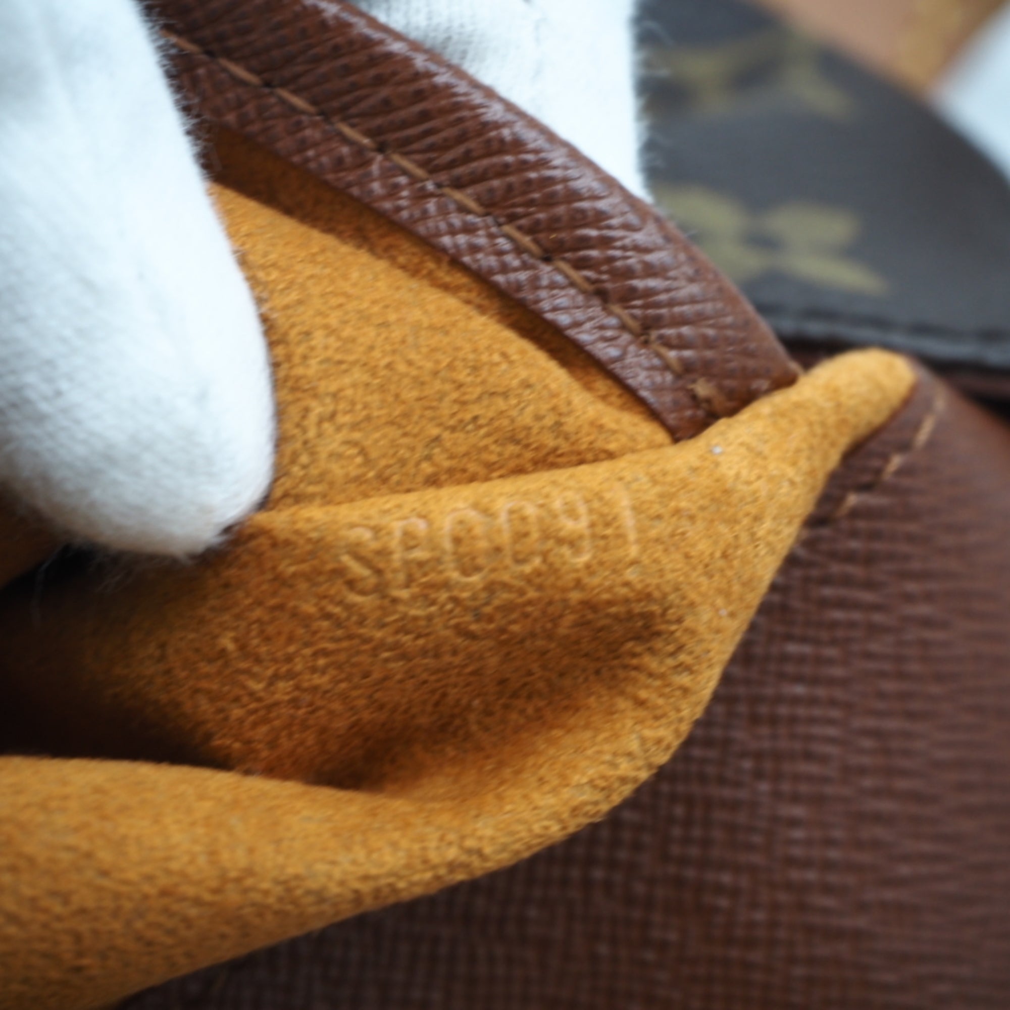 Louis Vuitton Brown Coated Canvas Leather Shoulder Bag (Pre-Owned)