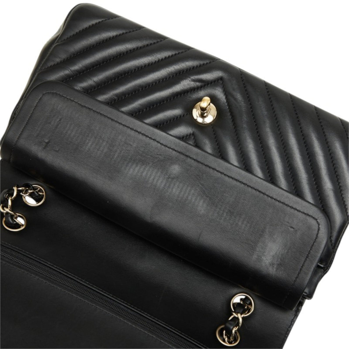 Chanel Black Leather Shoulder Bag (Pre-Owned)