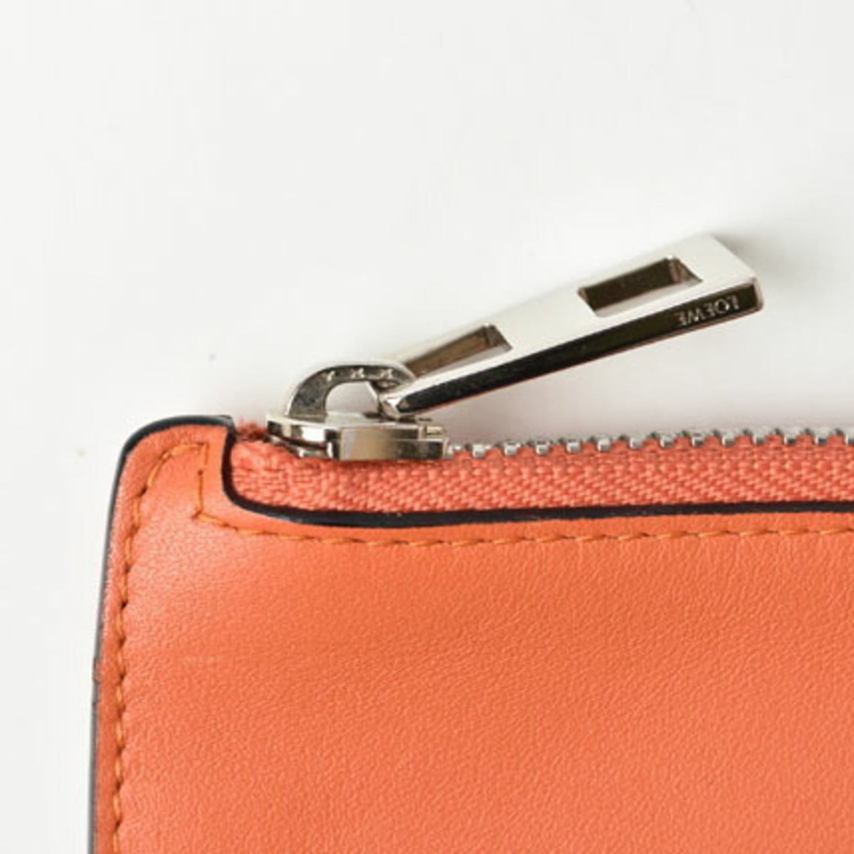 Loewe Coral Color Leather Clutch Bag (Pre-Owned)