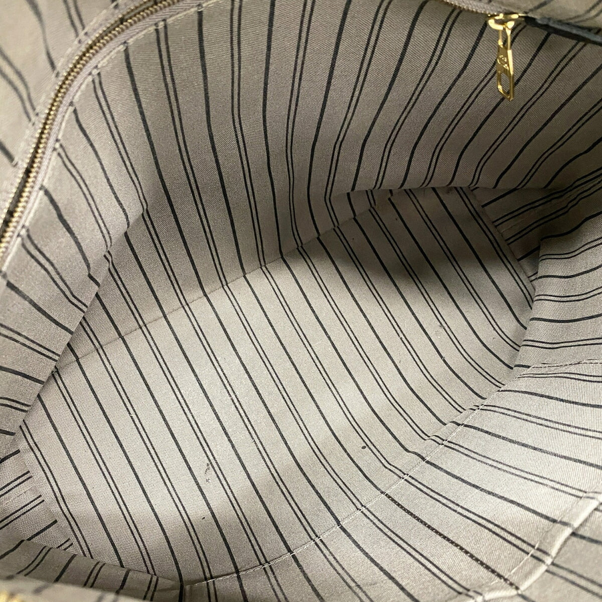Louis Vuitton Noir Tote Bag (Pre-Owned)