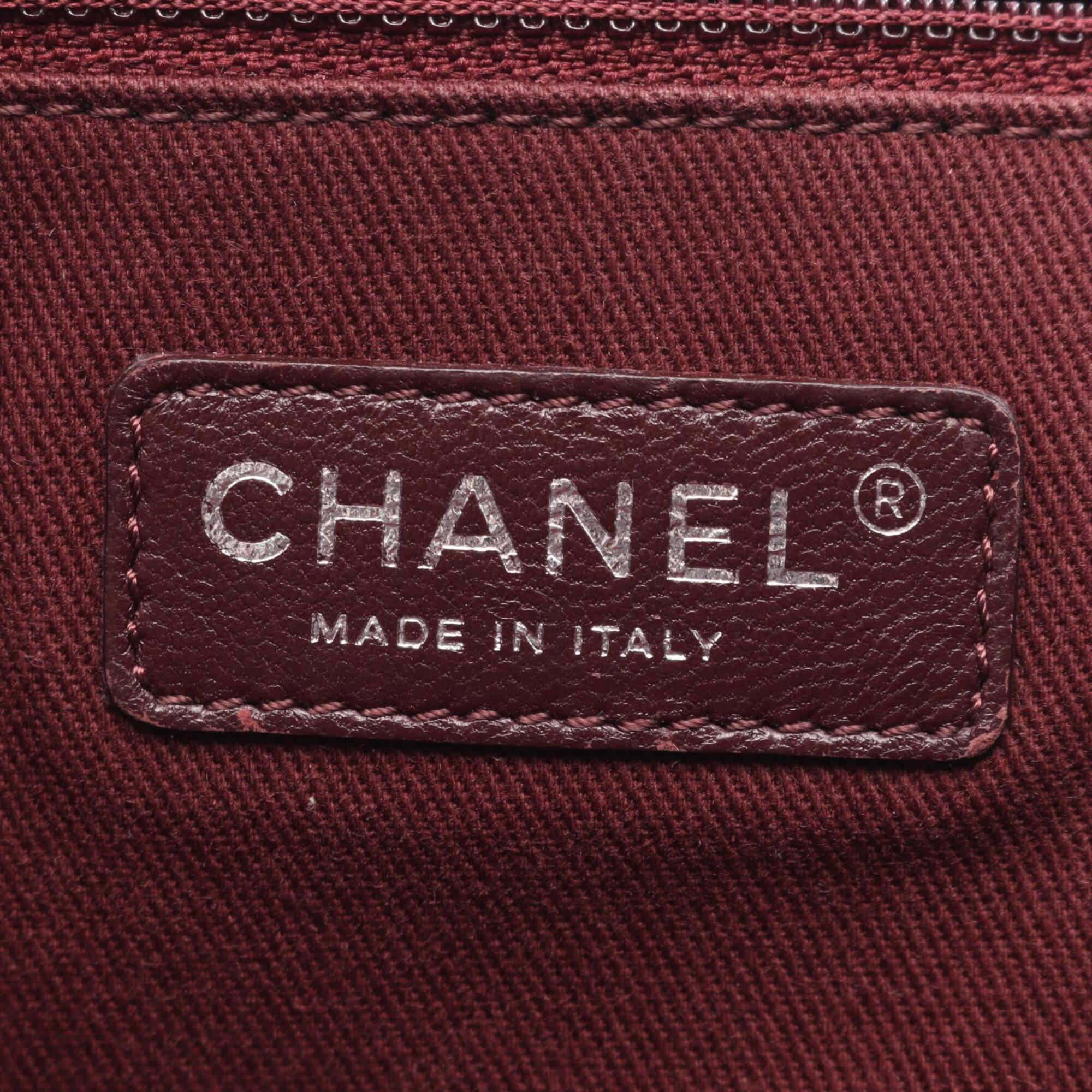 Chanel Black Leather Handbag Shoulder Bag (Pre-Owned)