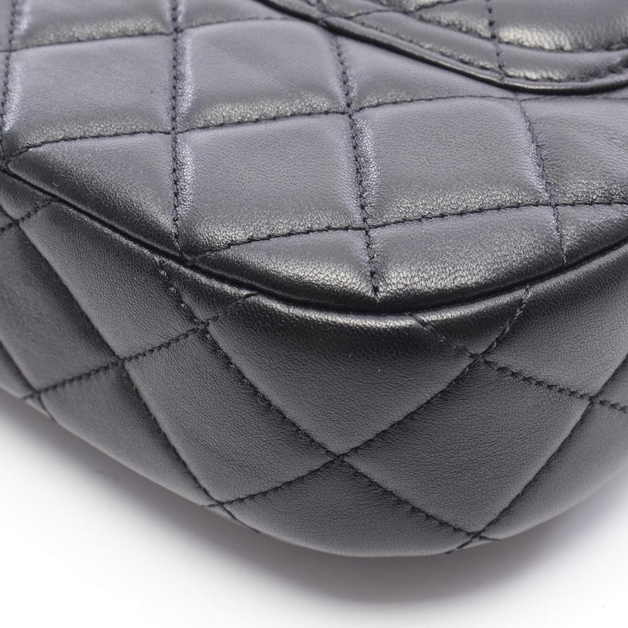 Chanel Black Leather Handbag Shoulder Bag (Pre-Owned)