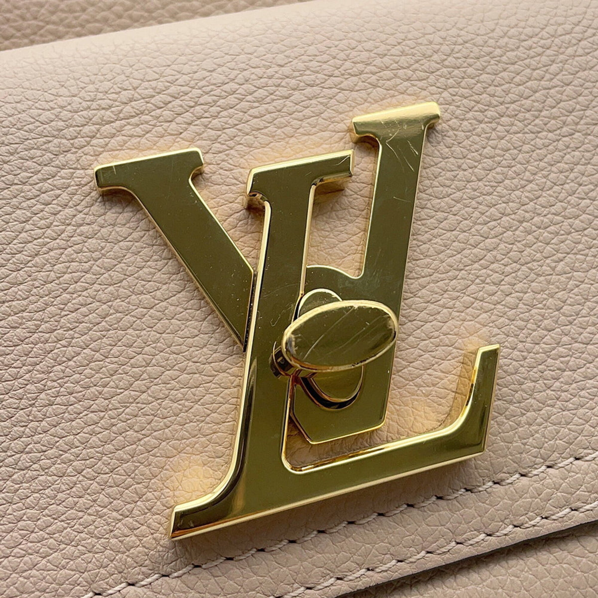 Louis Vuitton Beige Leather Handbag Shoulder Bag (Pre-Owned)