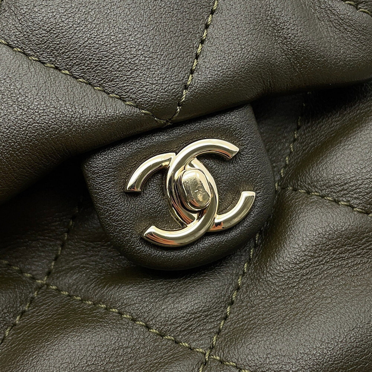 Chanel Matelasse Khaki Leather Handbag (Pre-Owned)