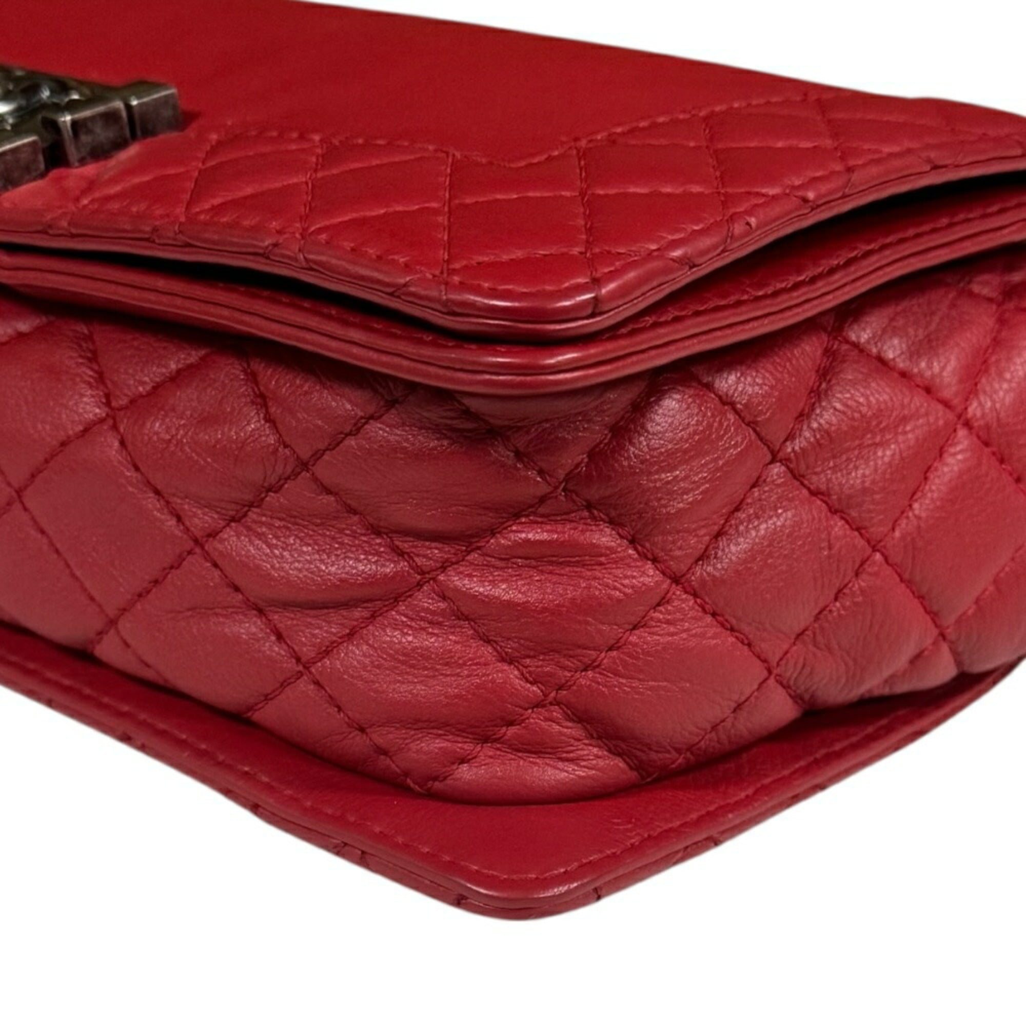 Chanel Boy Chanel Red Color Leather Shoulder Bag (Pre-Owned)