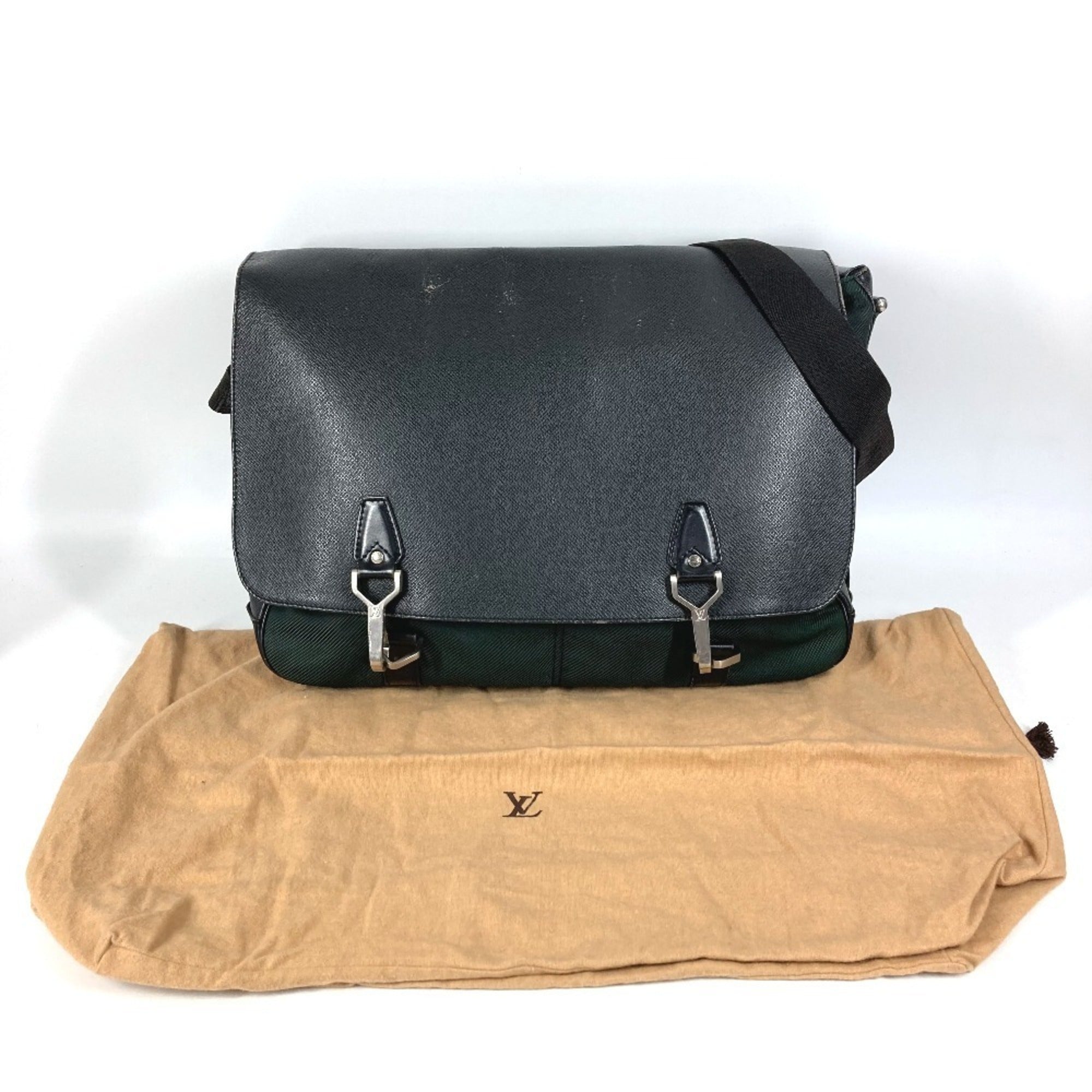 Louis Vuitton Taiga Black Khaki Taiga Leather Nylon Messenger Bag Shoulder Bag (Pre-Owned)