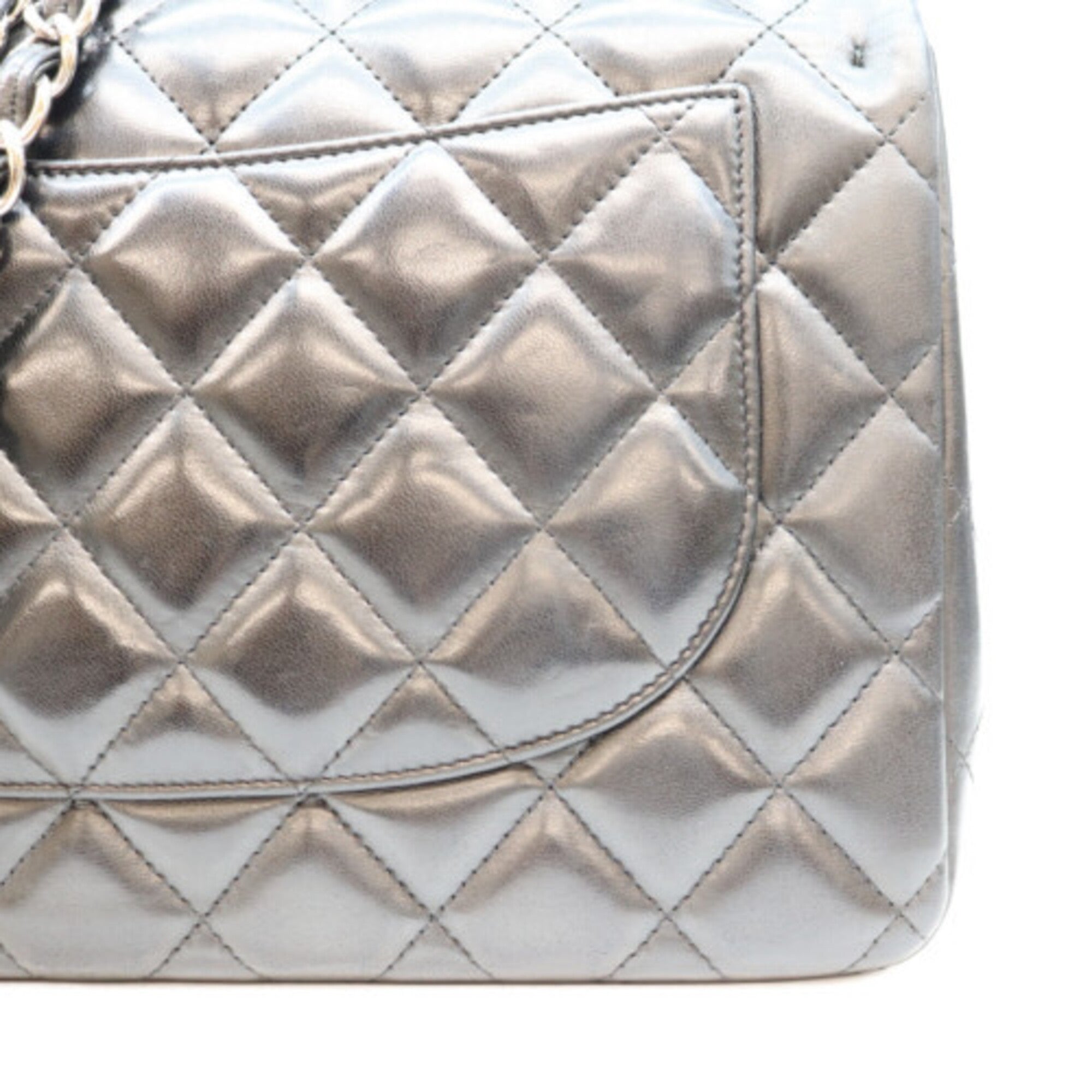 Chanel Brown Leather Shoulder Bag (Pre-Owned)