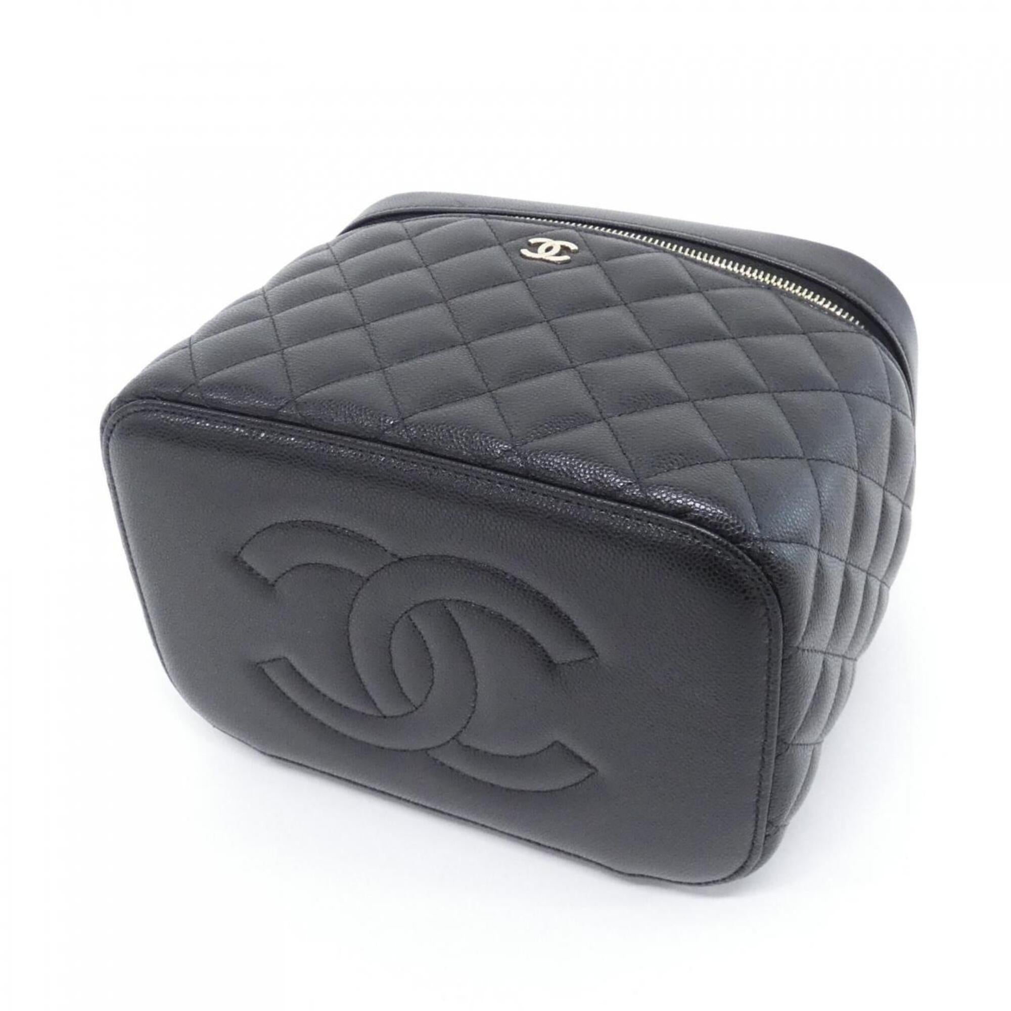 Chanel Black Grained Calfskin Handbag (Pre-Owned)