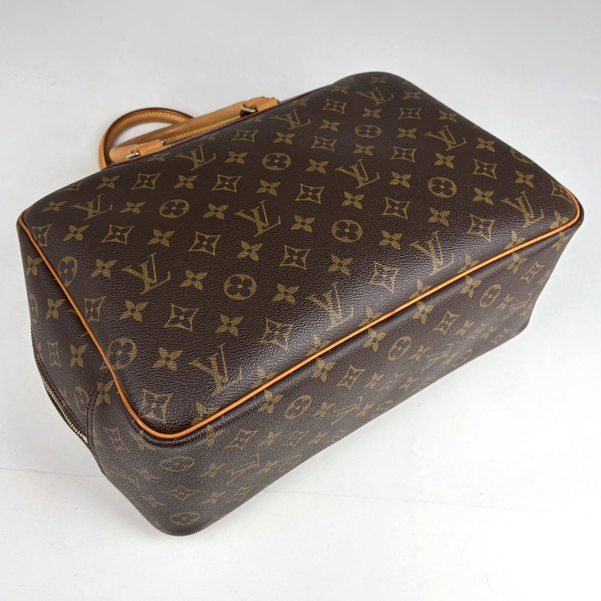 Louis Vuitton Brown Monogram Handbag (Pre-Owned)