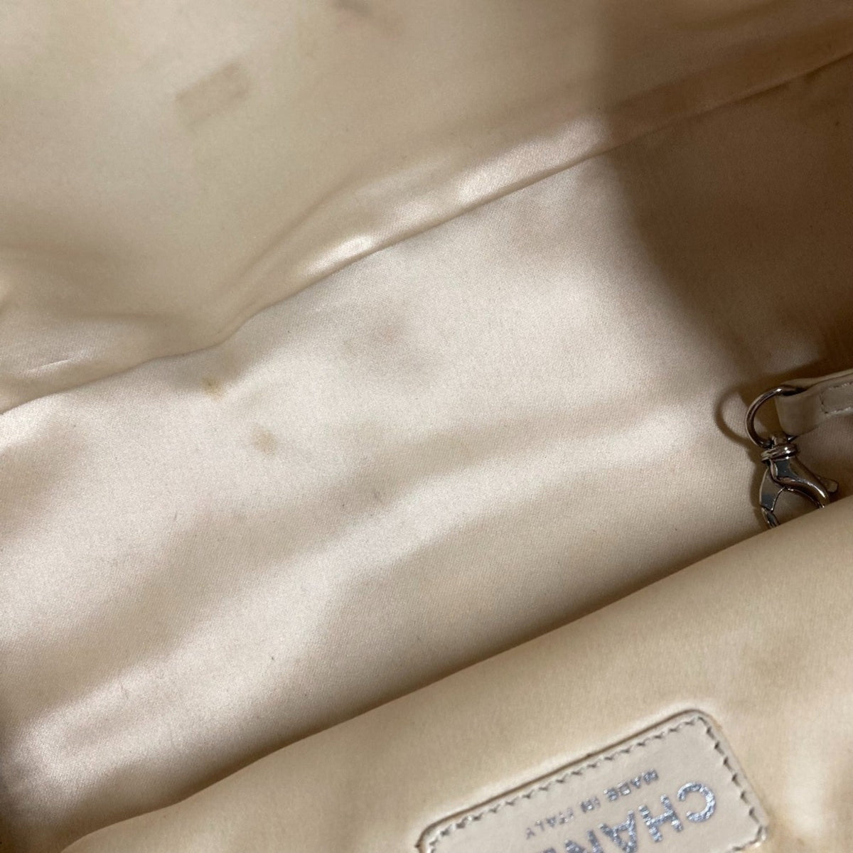 Chanel Beige Black Leather Shoulder Bag (Pre-Owned)