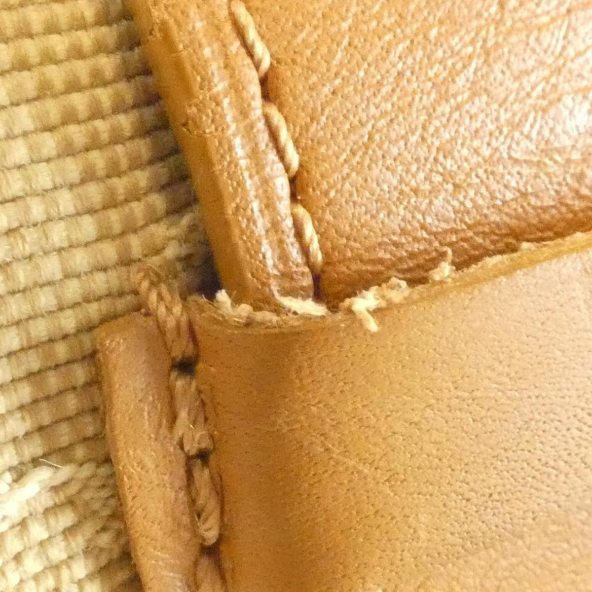 Louis Vuitton Beige Canvas Shoulder Bag (Pre-Owned)