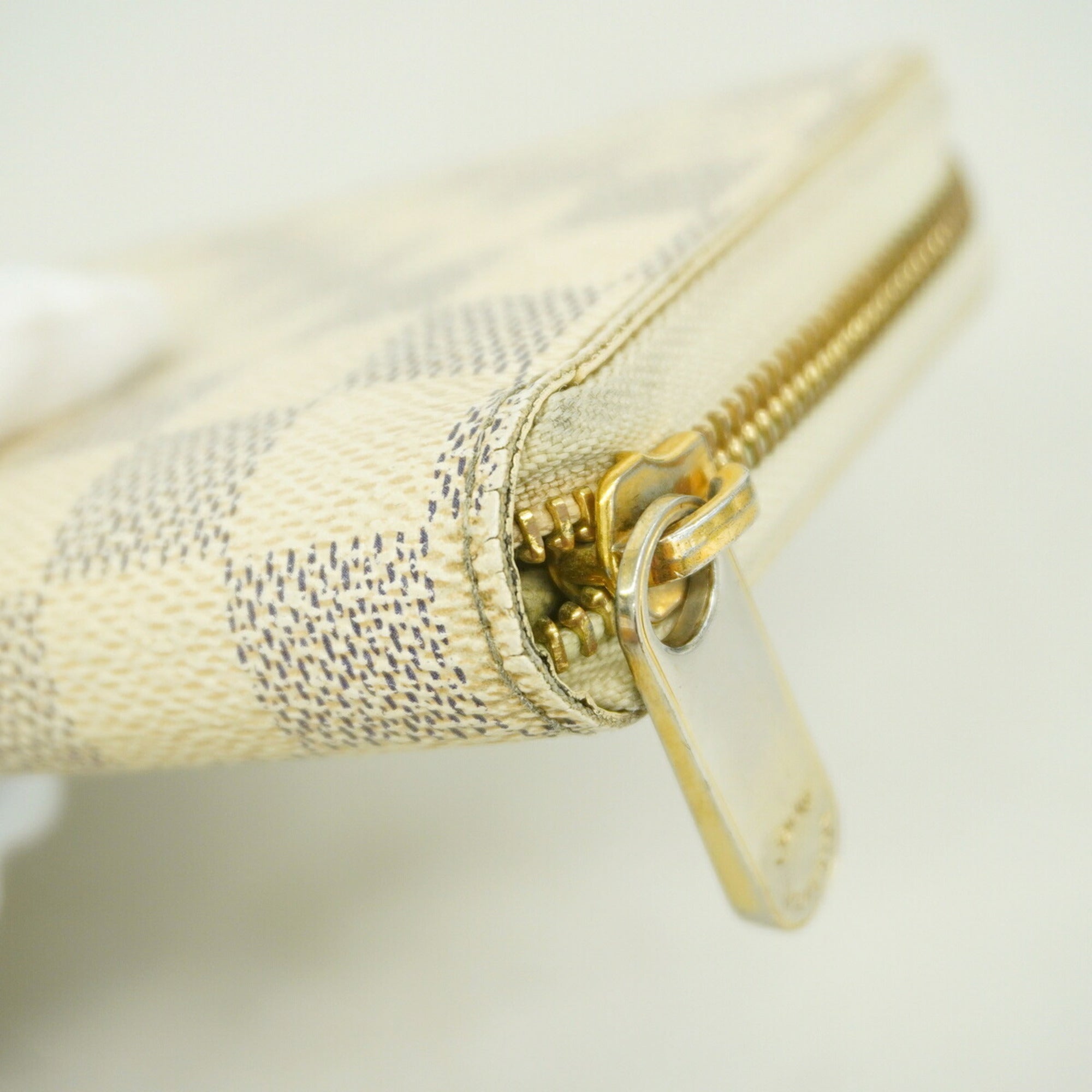 Louis Vuitton White Long Wallet (Bi-Fold) (Pre-Owned)