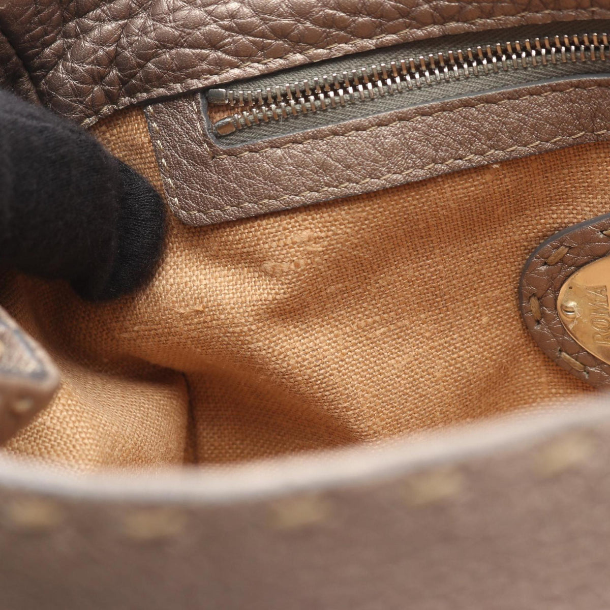 Fendi Beige Leather Handbag (Pre-Owned)
