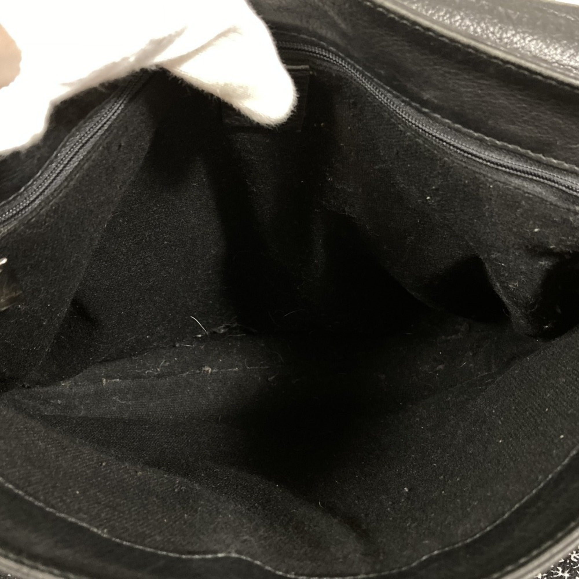 Celine Black Leather Shoulder Bag (Pre-Owned)