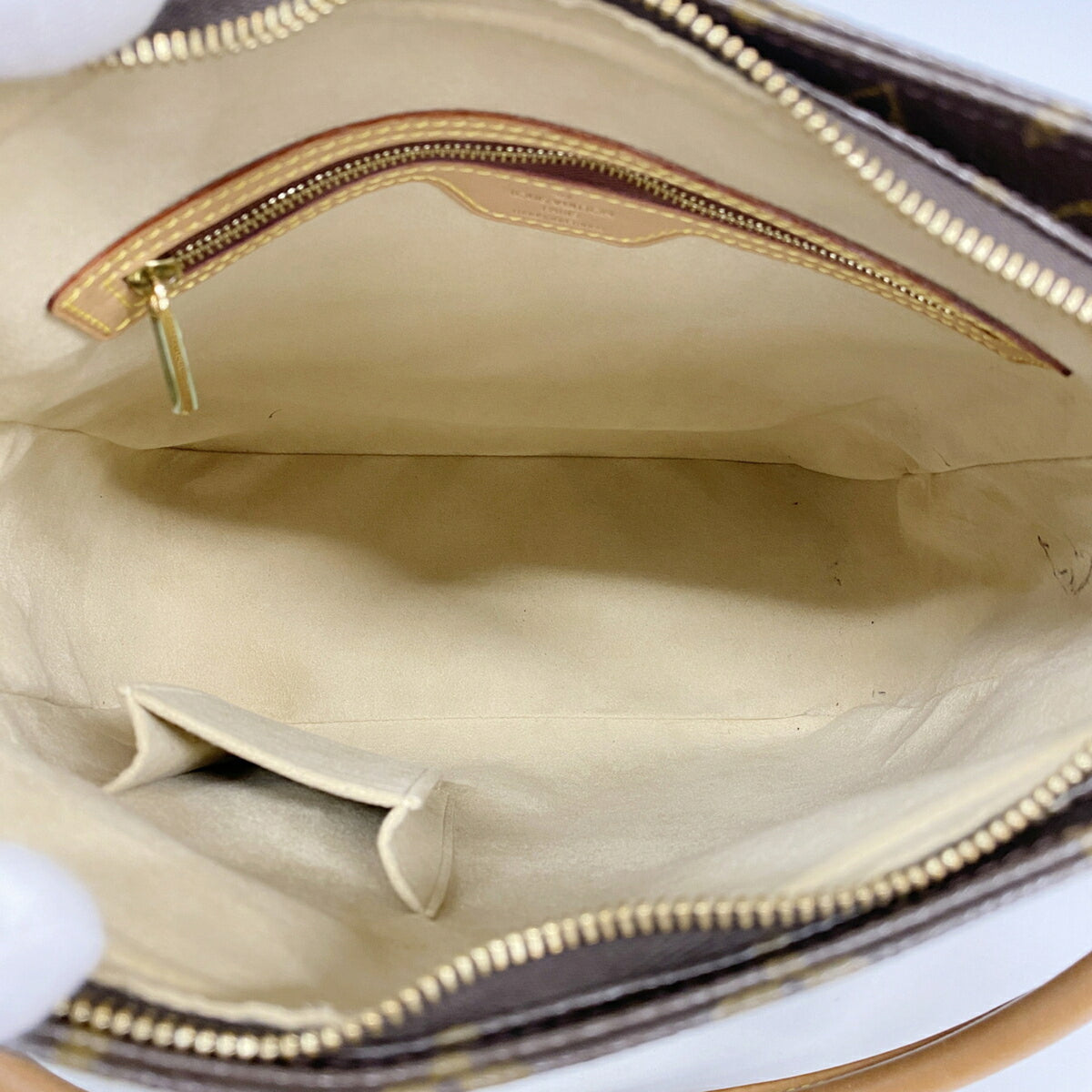 Louis Vuitton Brown Shoulder Bag (Pre-Owned)