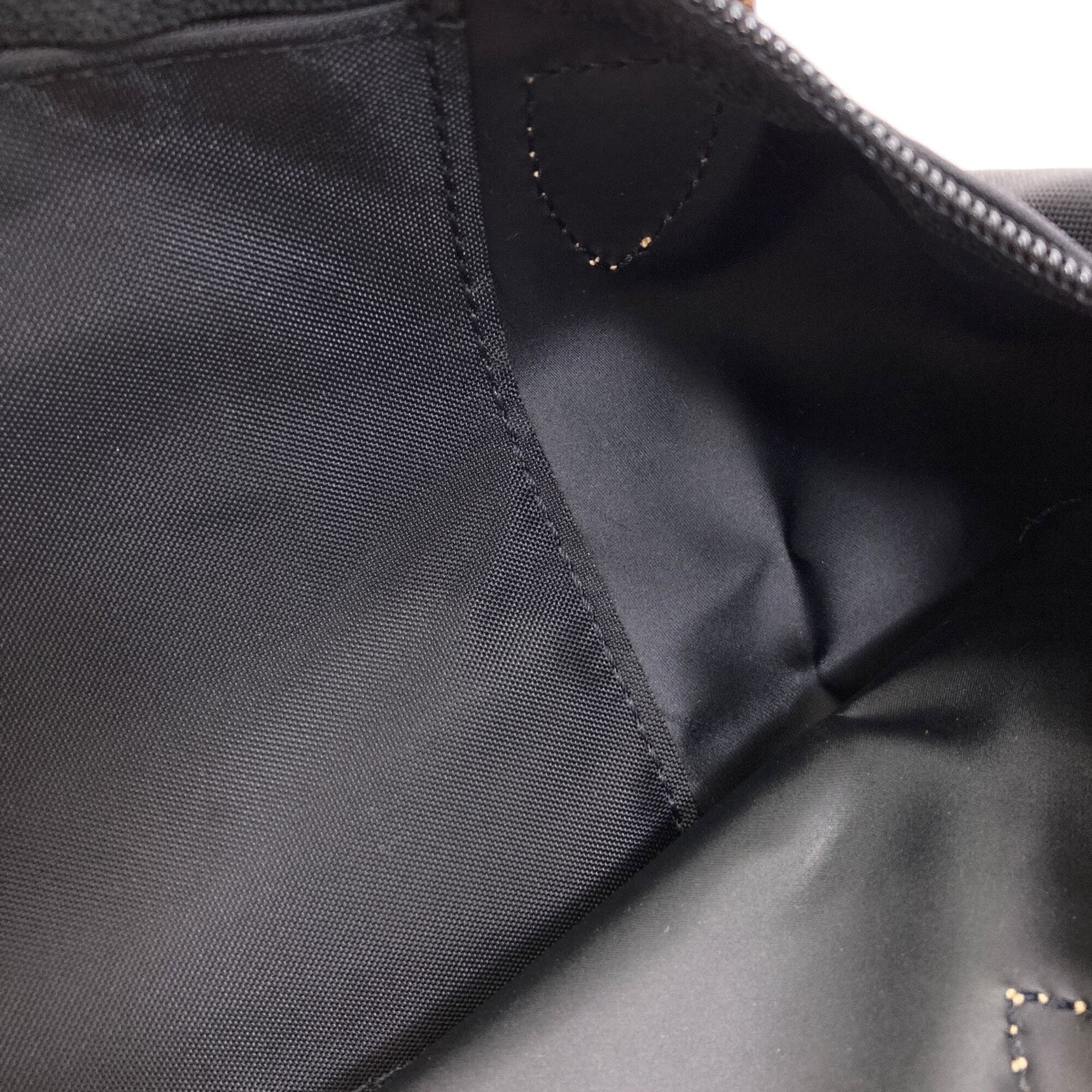 Longchamp Black Nylon Handbag (Pre-Owned)