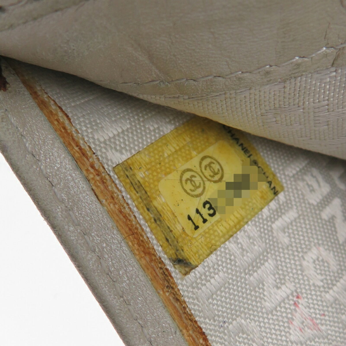 Chanel Gray Leather Wallet (Bi-Fold) (Pre-Owned)