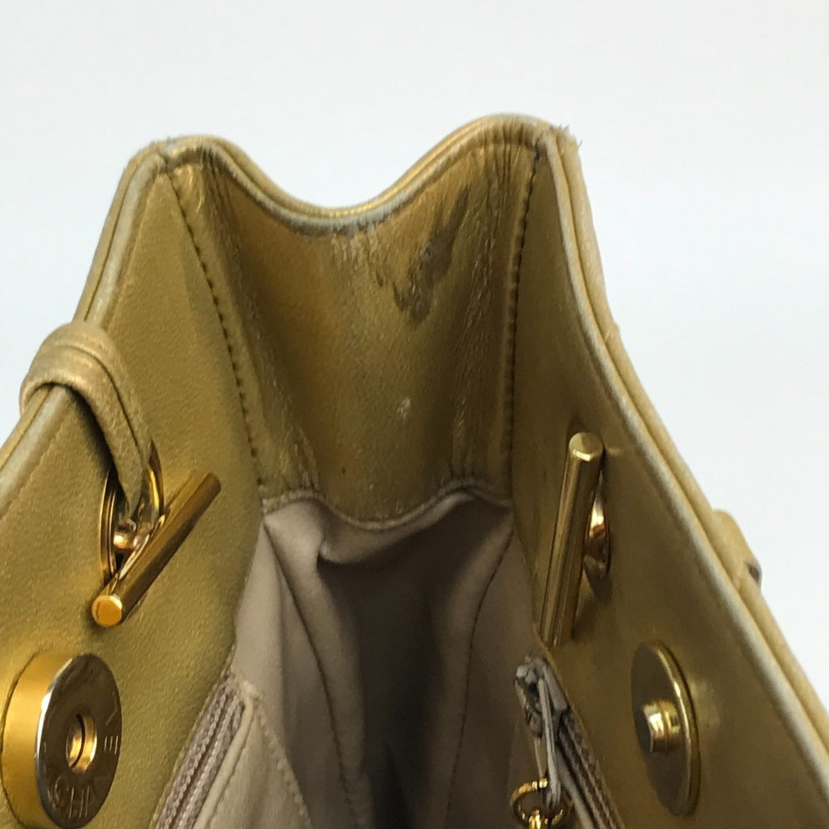 Chanel Gold Leather Shoulder Bag (Pre-Owned)