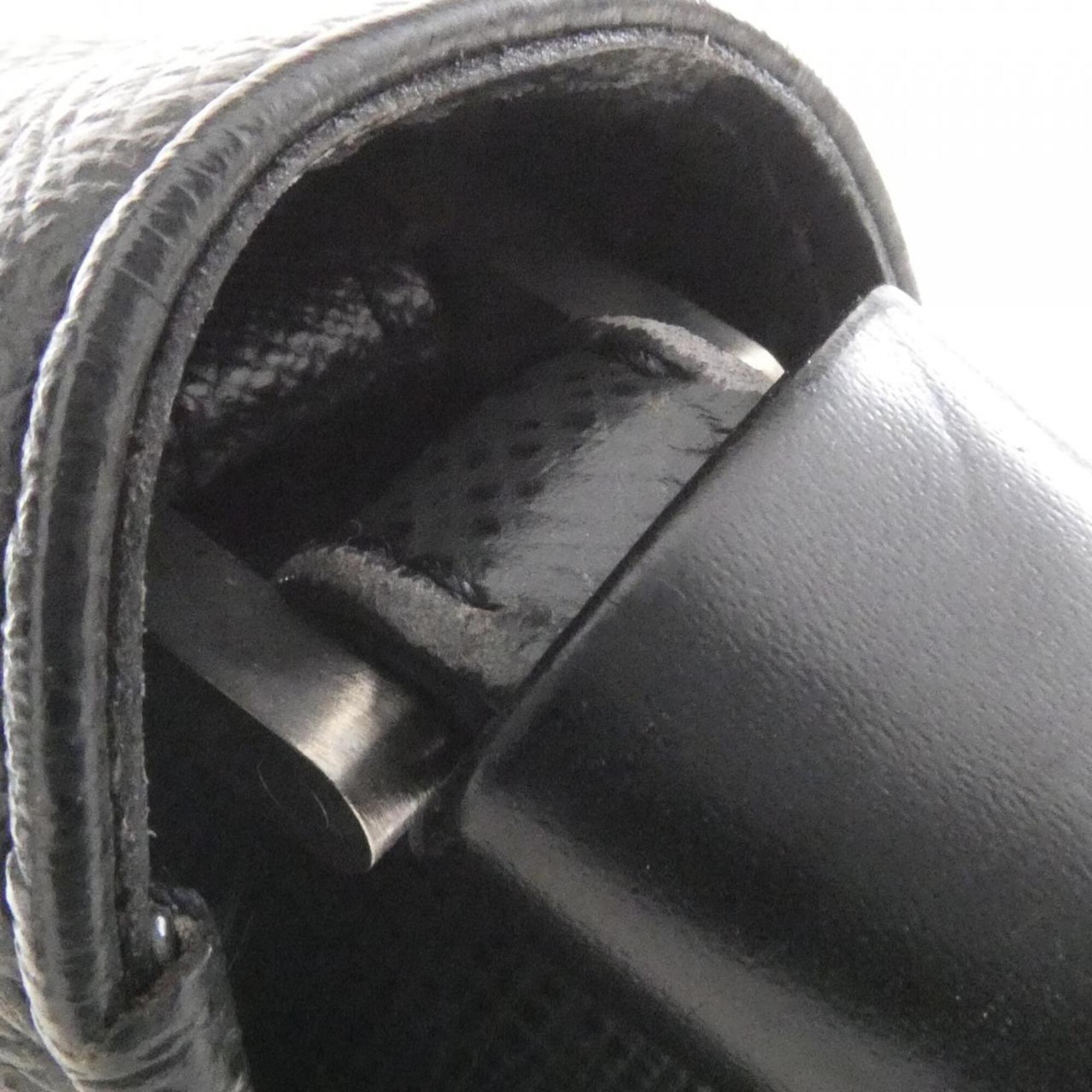 Louis Vuitton Taiga Ardoise Taiga Leather Clutch Bag (Pre-Owned)