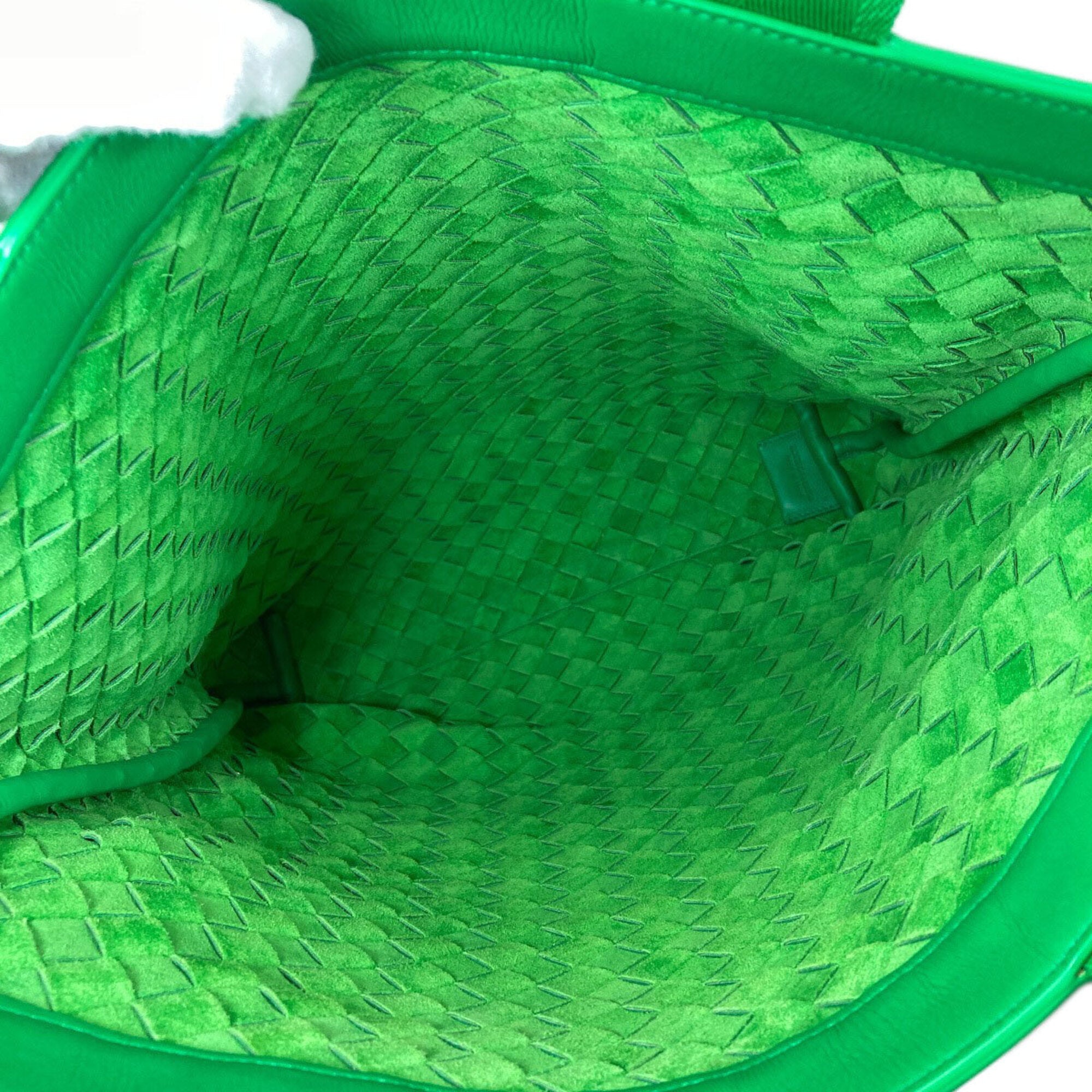Bottega Veneta Green Leather Pouch Tote Bag (Pre-Owned)