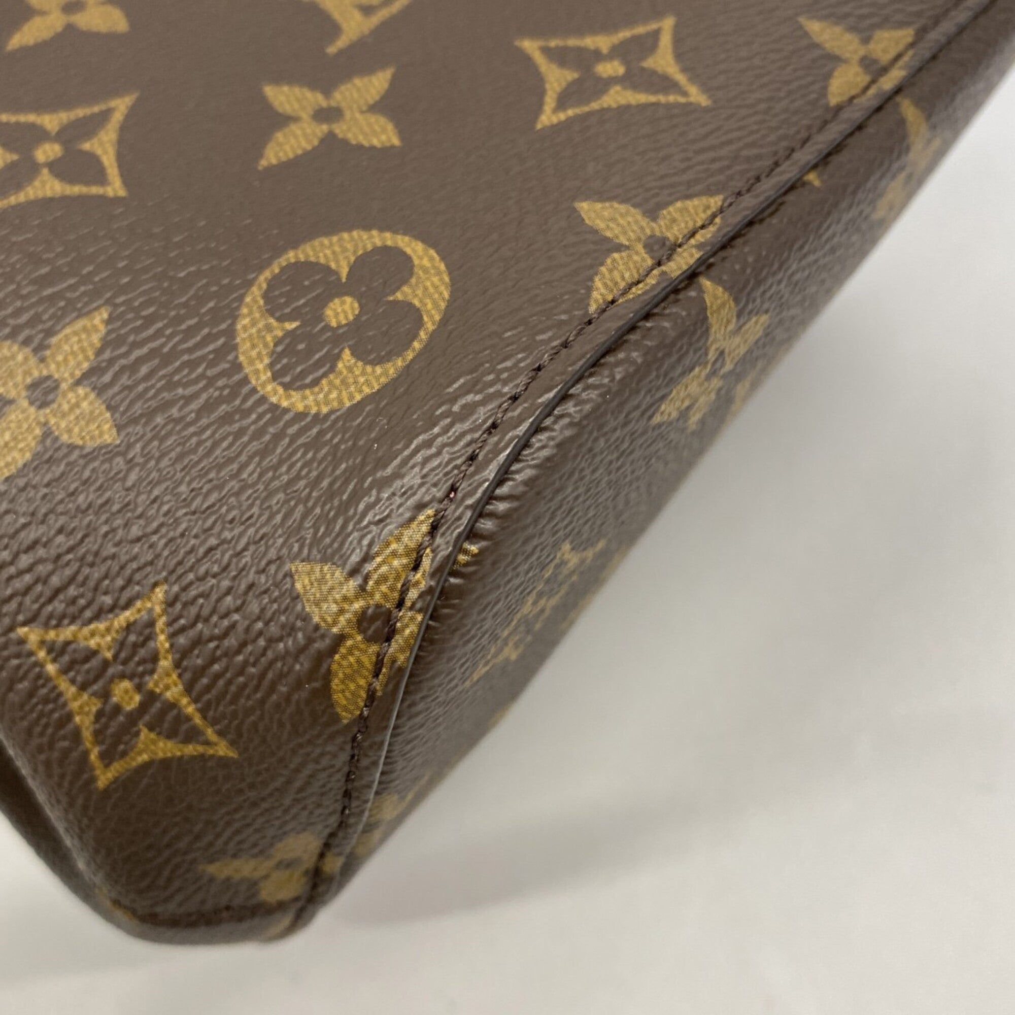 Louis Vuitton Brown Handbag (Pre-Owned)
