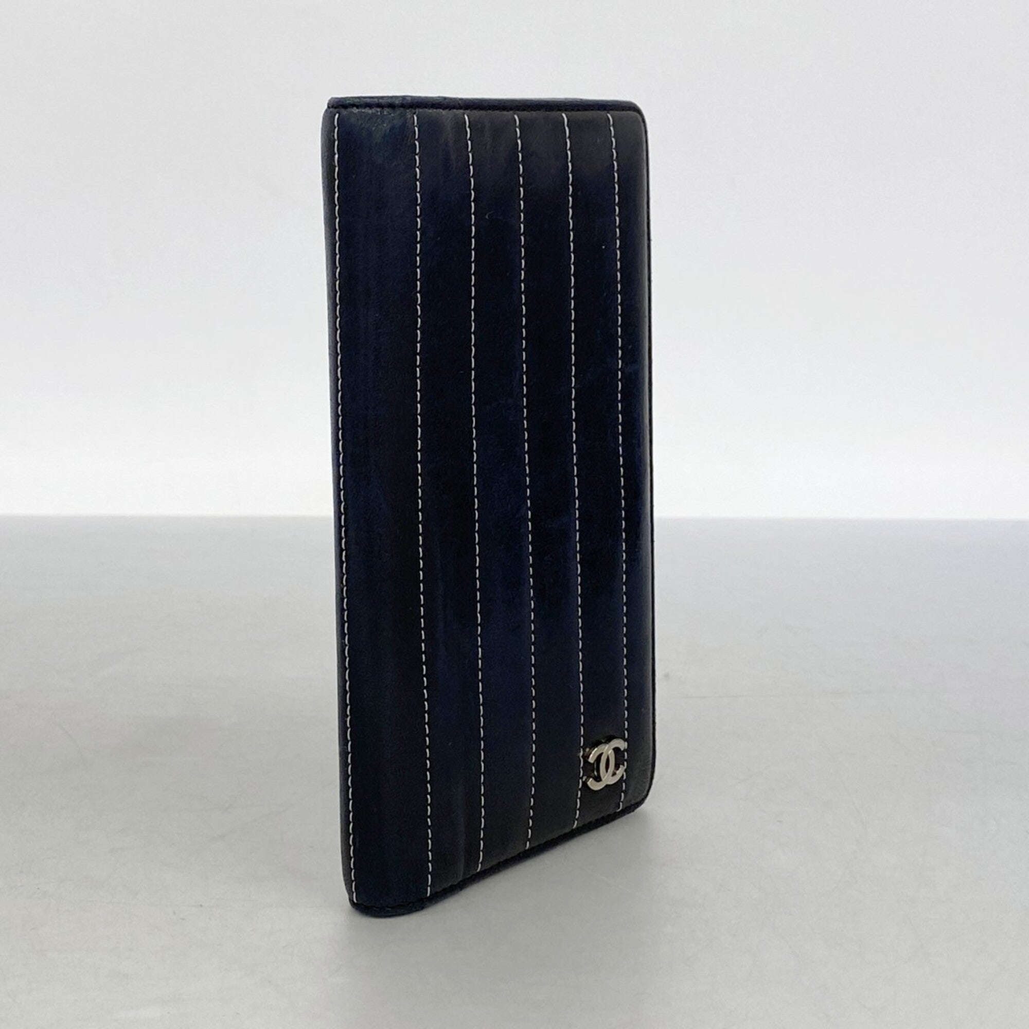 Chanel Black Leather Long Wallet (Bi-Fold) (Pre-Owned)